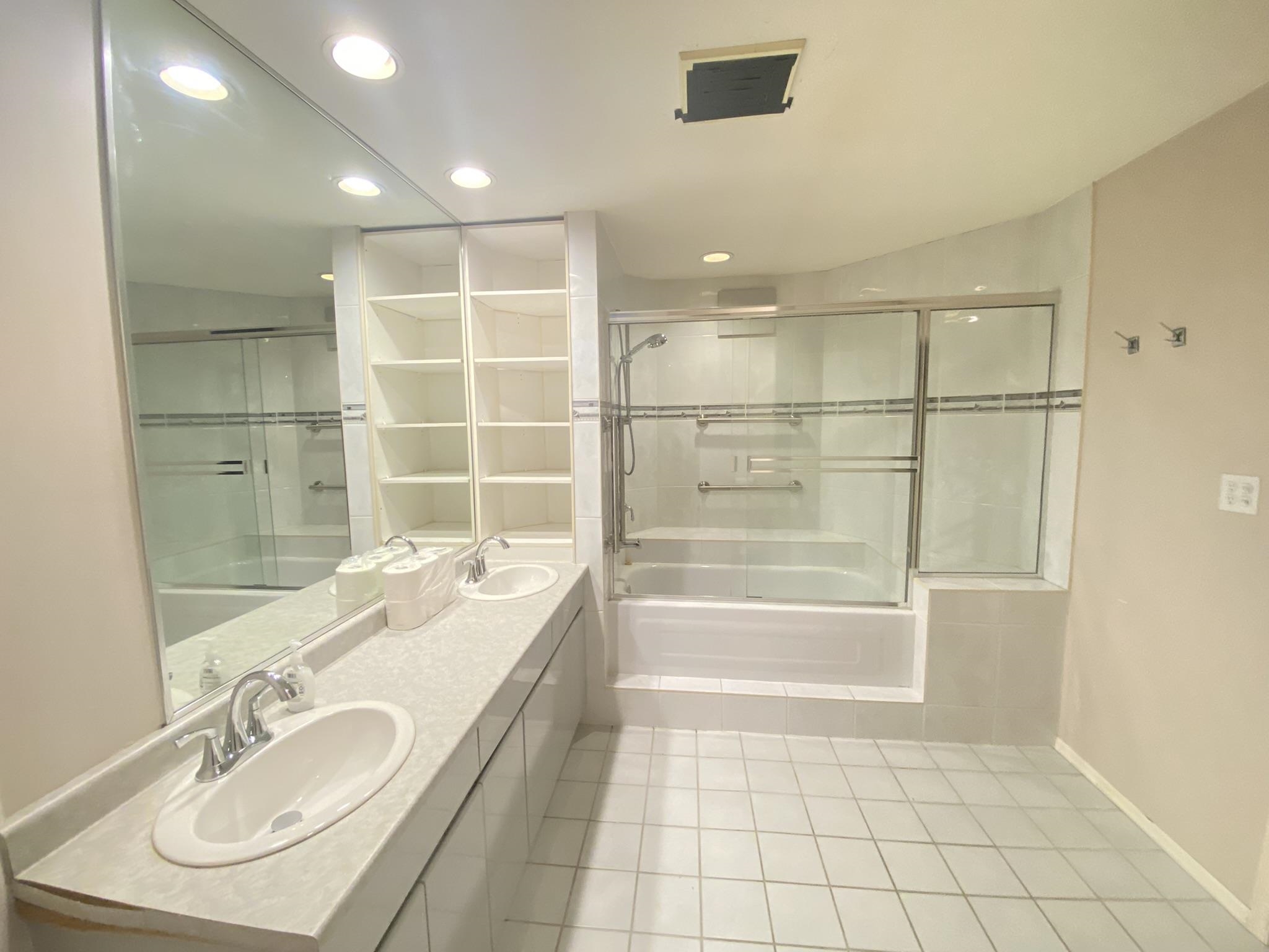 Listing image of 2272 OTTAWA AVENUE