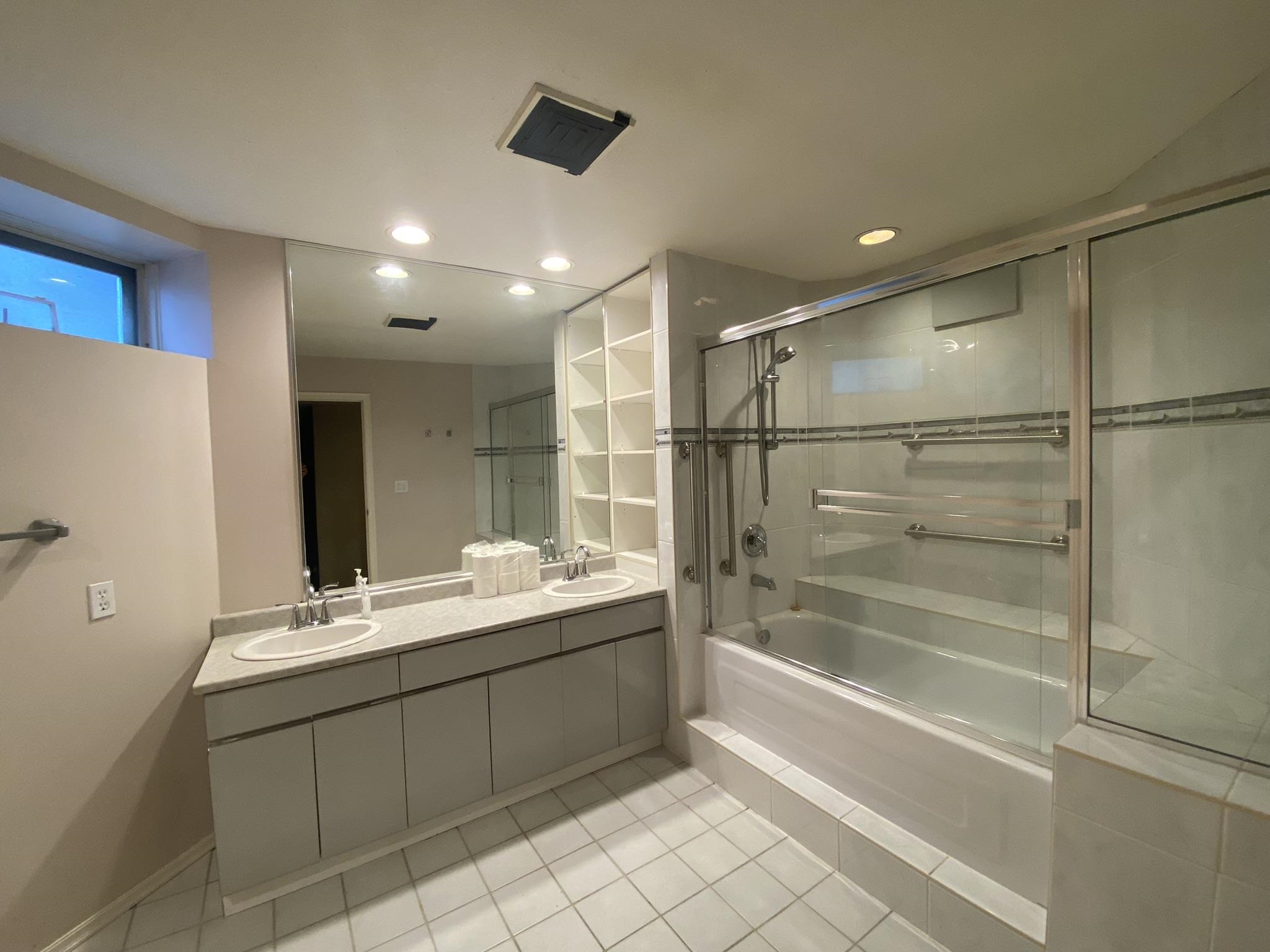 Listing image of 2272 OTTAWA AVENUE
