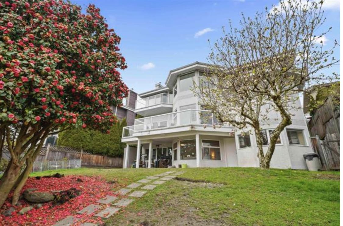Listing image of 2272 OTTAWA AVENUE