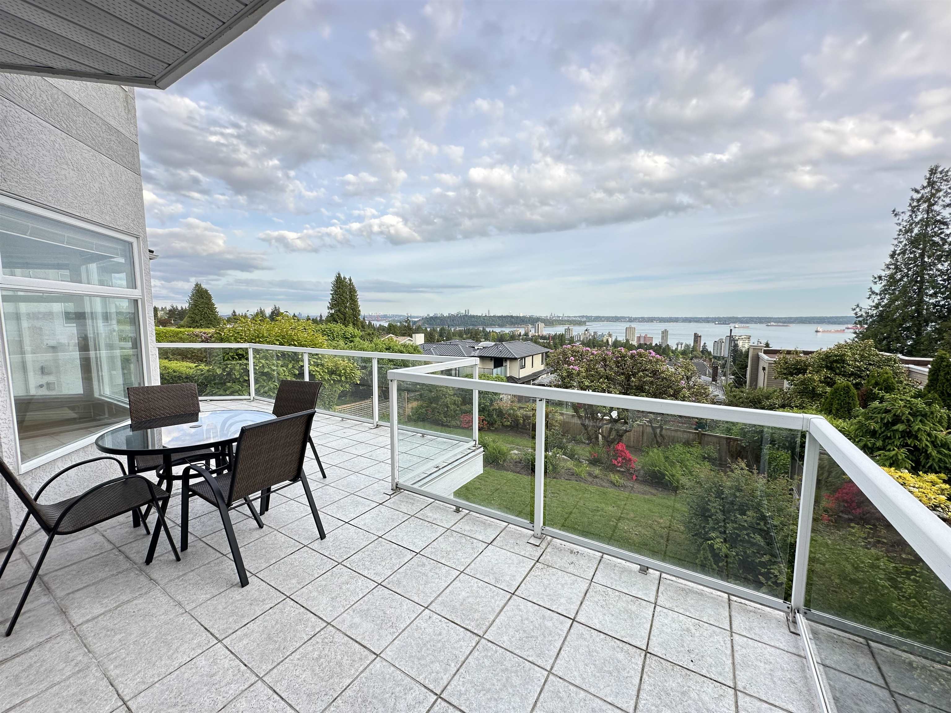 Listing image of 2272 OTTAWA AVENUE