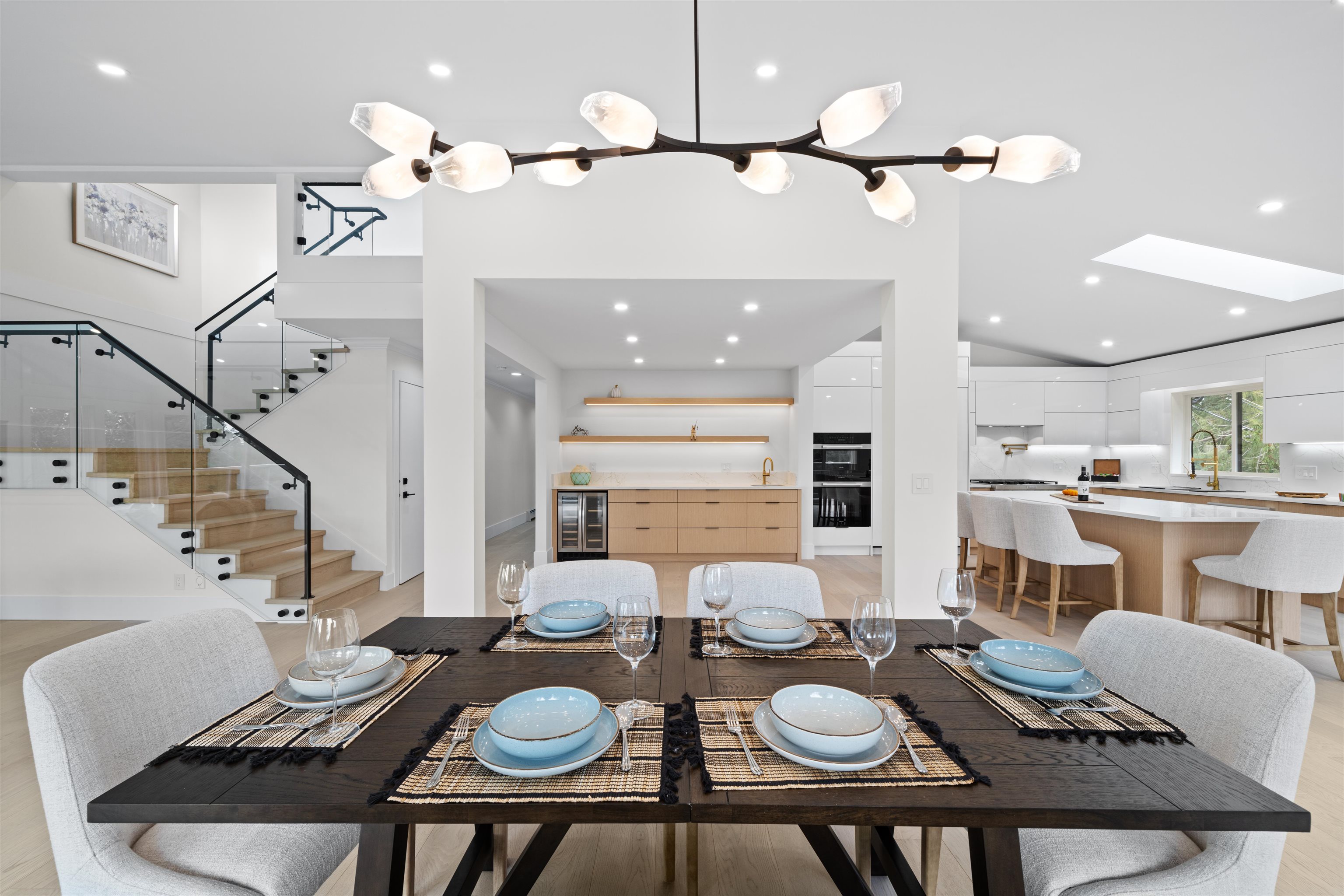 Listing image of 6230 SUMMIT AVENUE