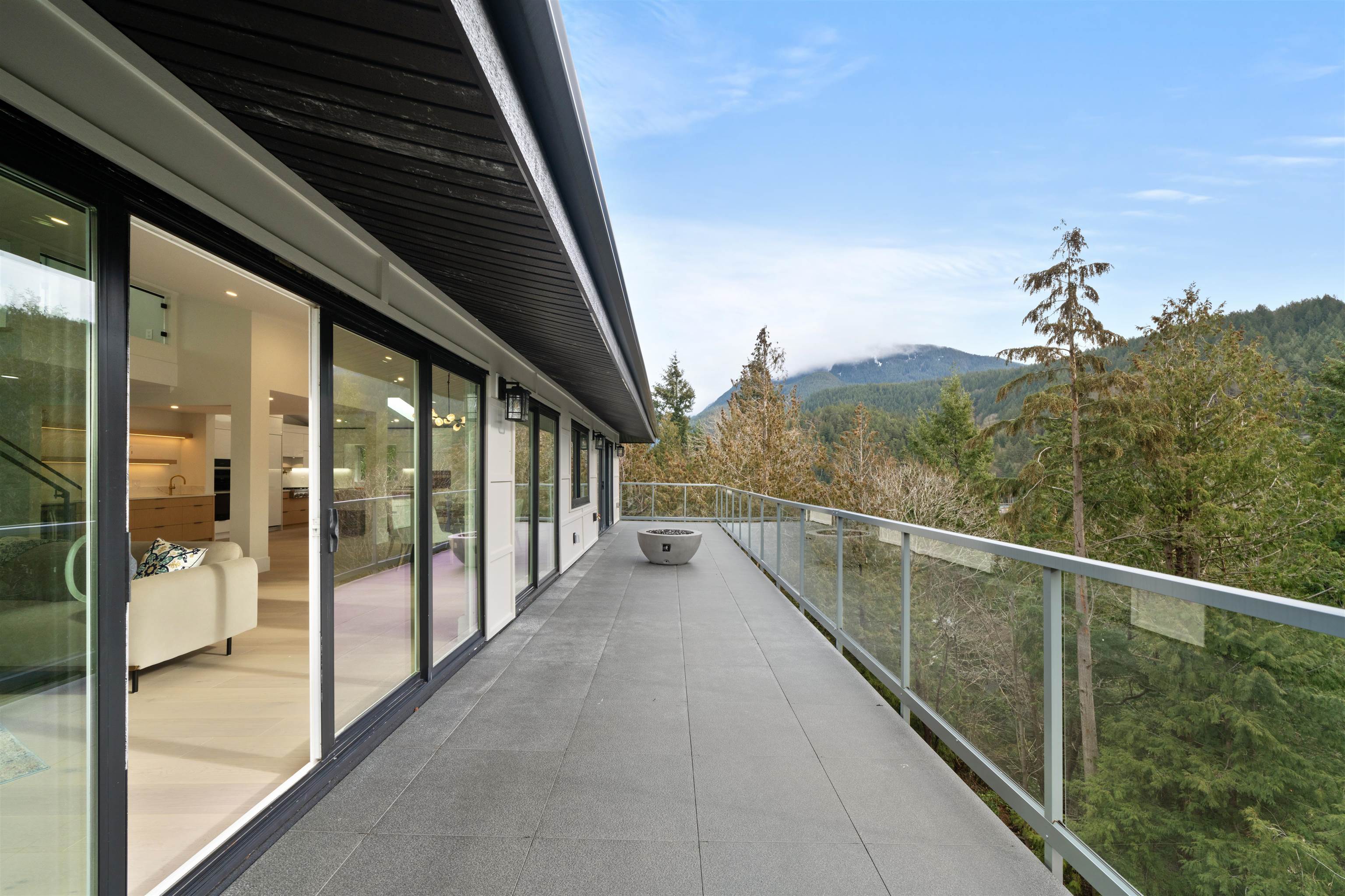 Listing image of 6230 SUMMIT AVENUE