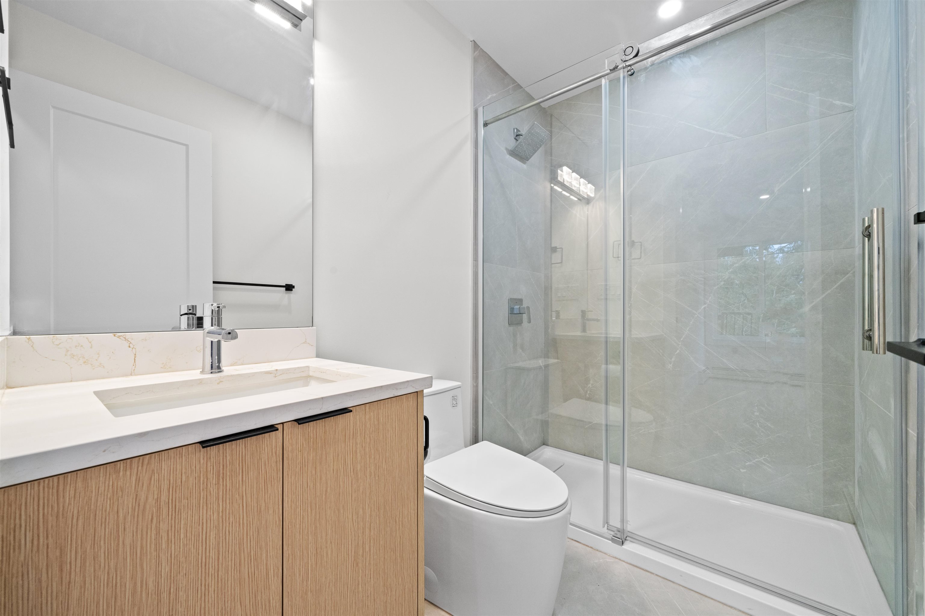 Listing image of 6230 SUMMIT AVENUE