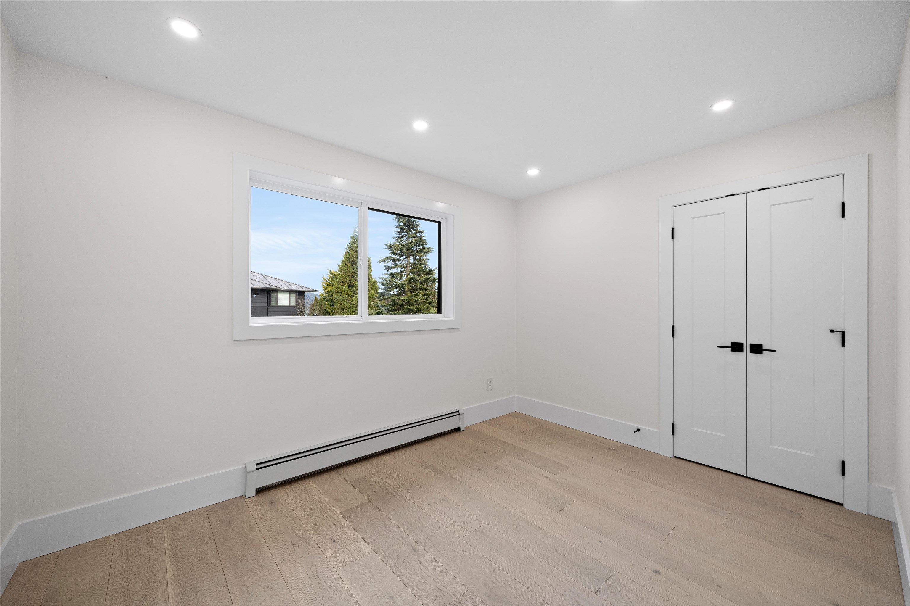 Listing image of 6230 SUMMIT AVENUE