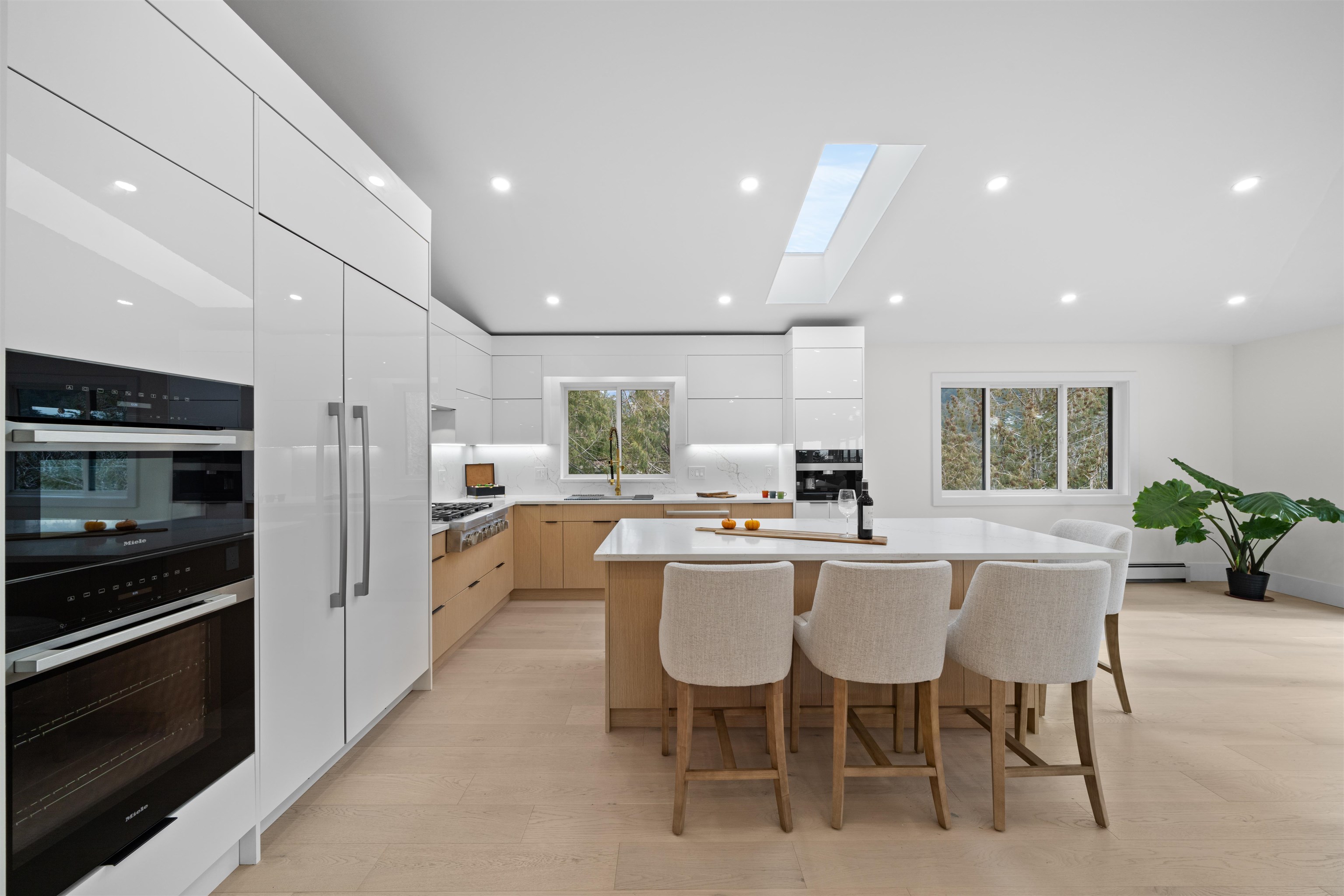 Listing image of 6230 SUMMIT AVENUE