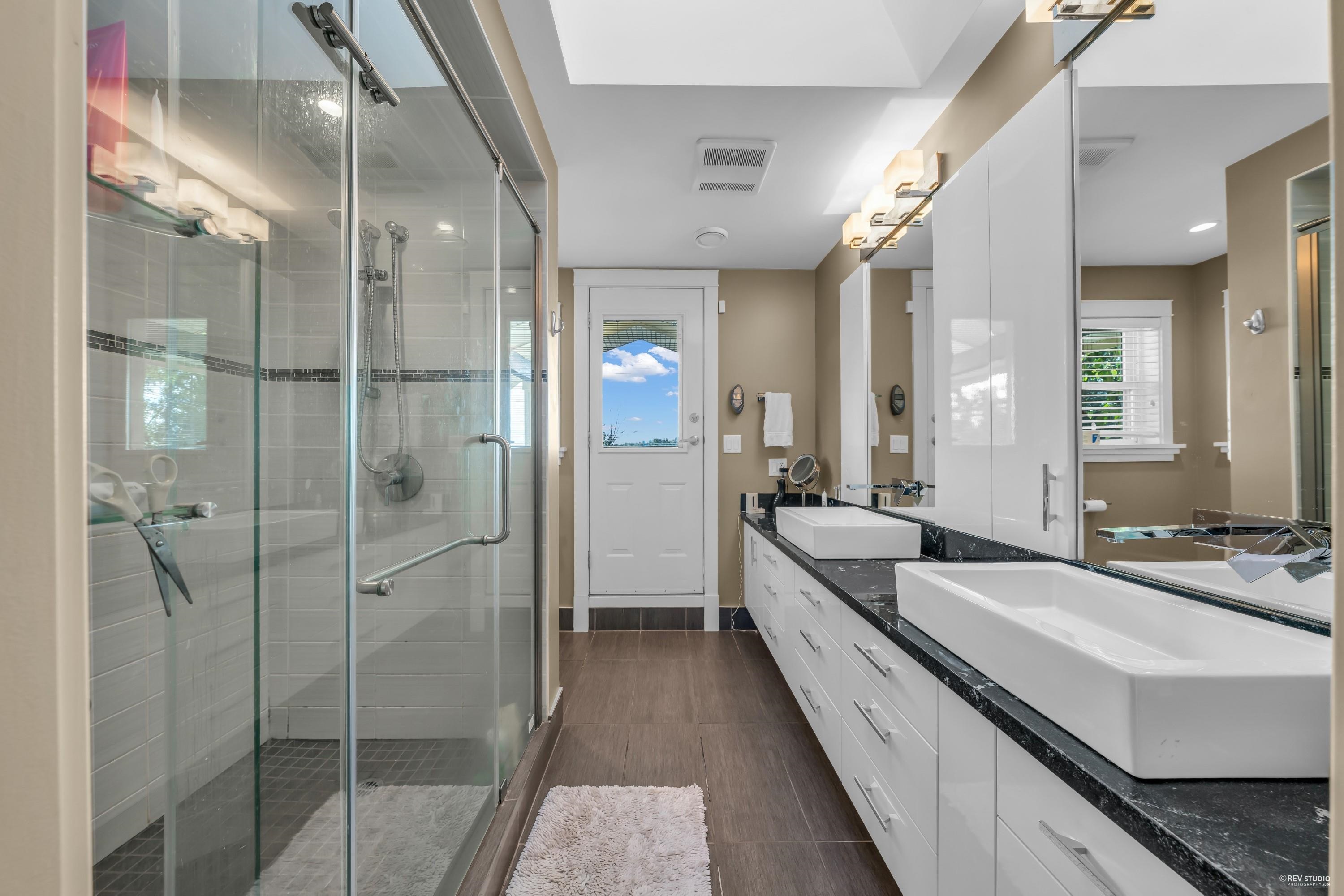 Listing image of 1239 SHAVINGTON STREET