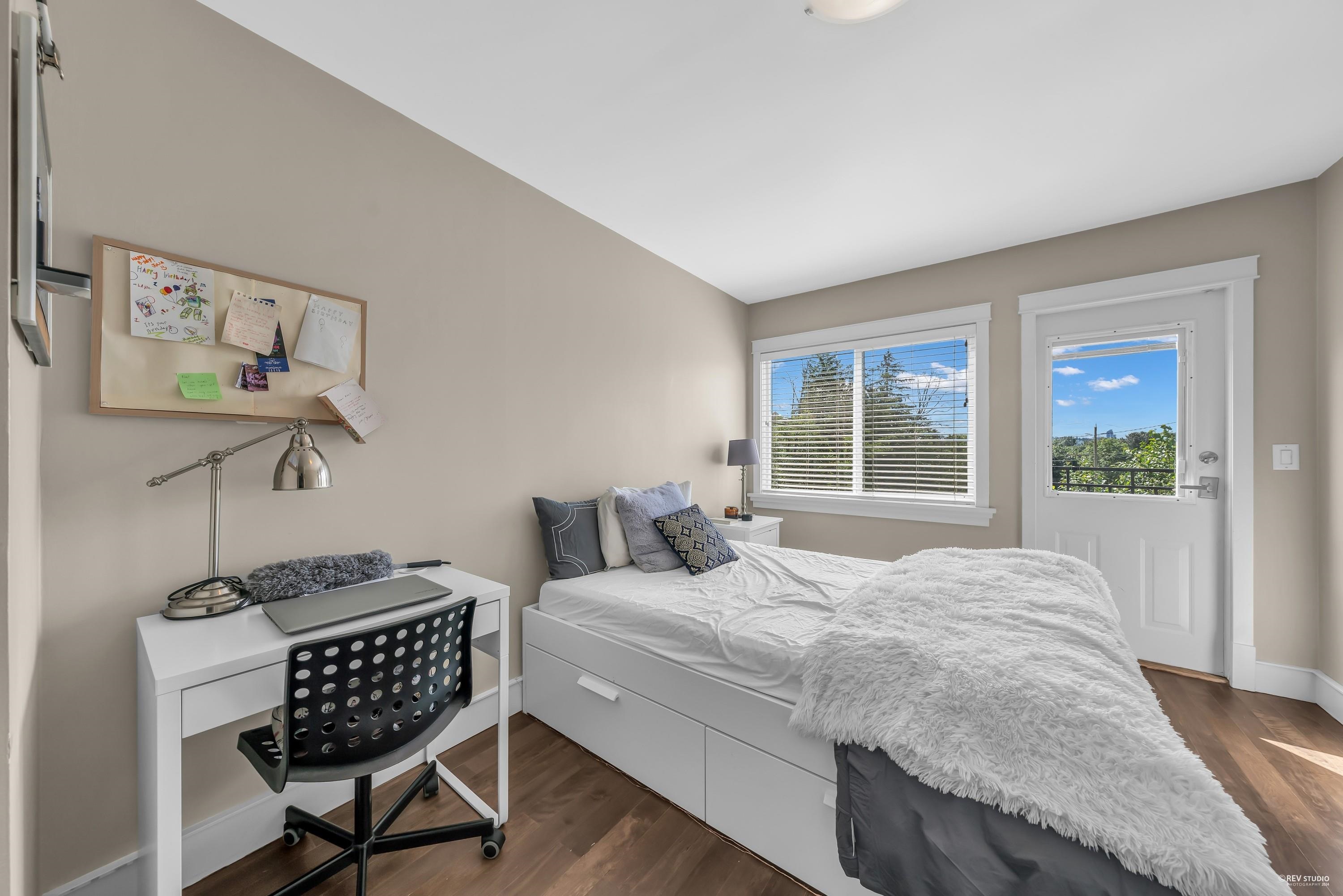 Listing image of 1239 SHAVINGTON STREET