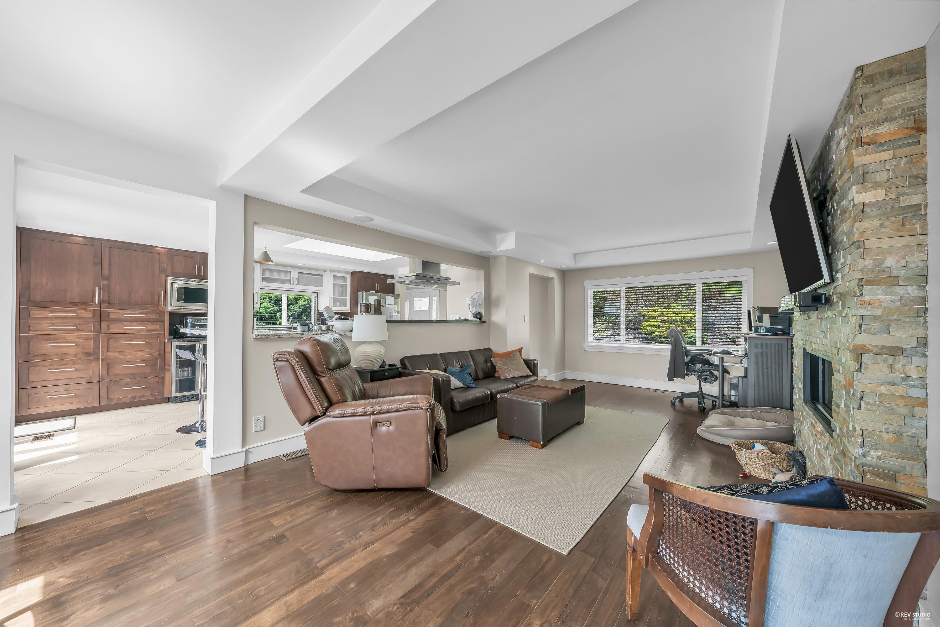 Listing image of 1239 SHAVINGTON STREET