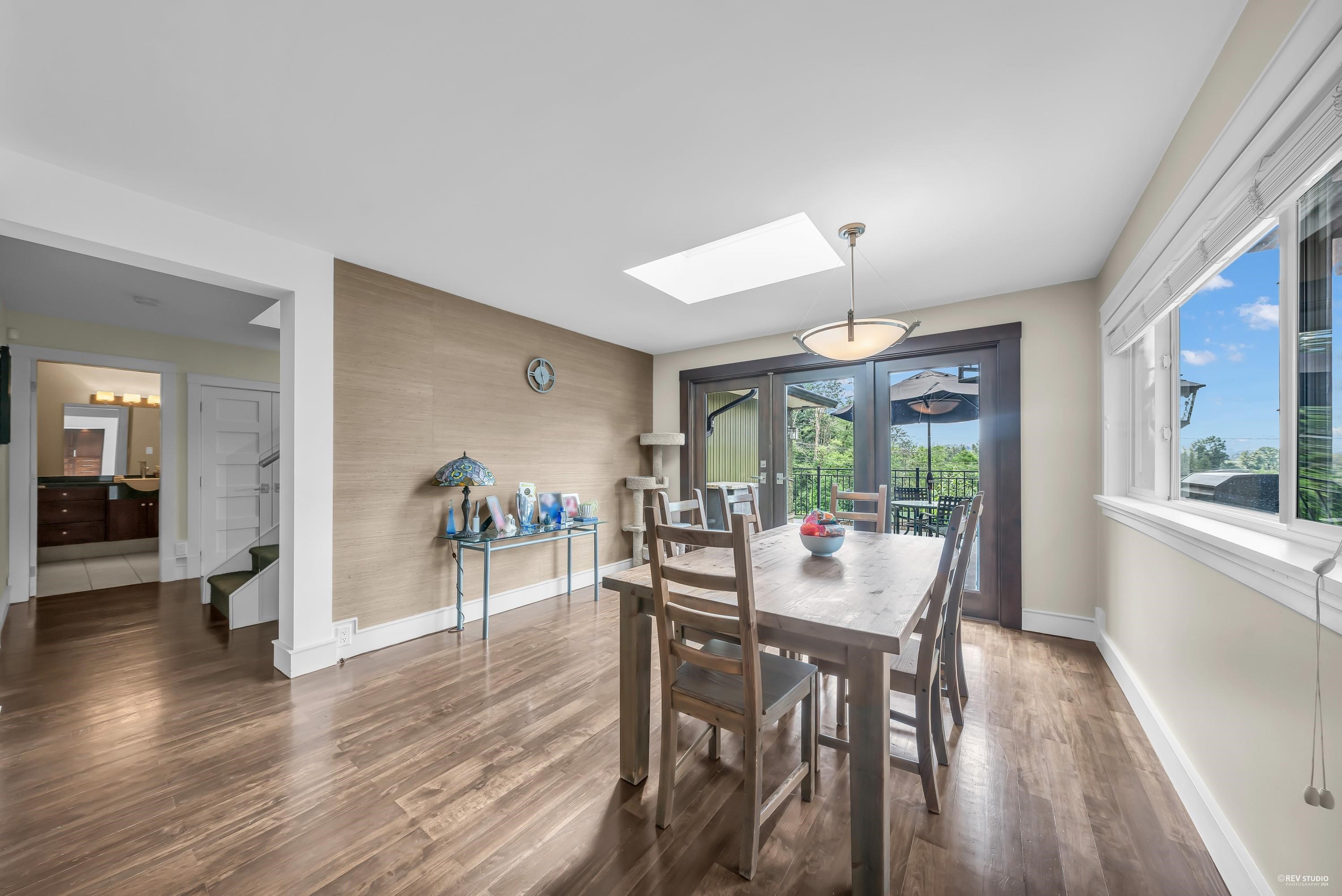 Listing image of 1239 SHAVINGTON STREET