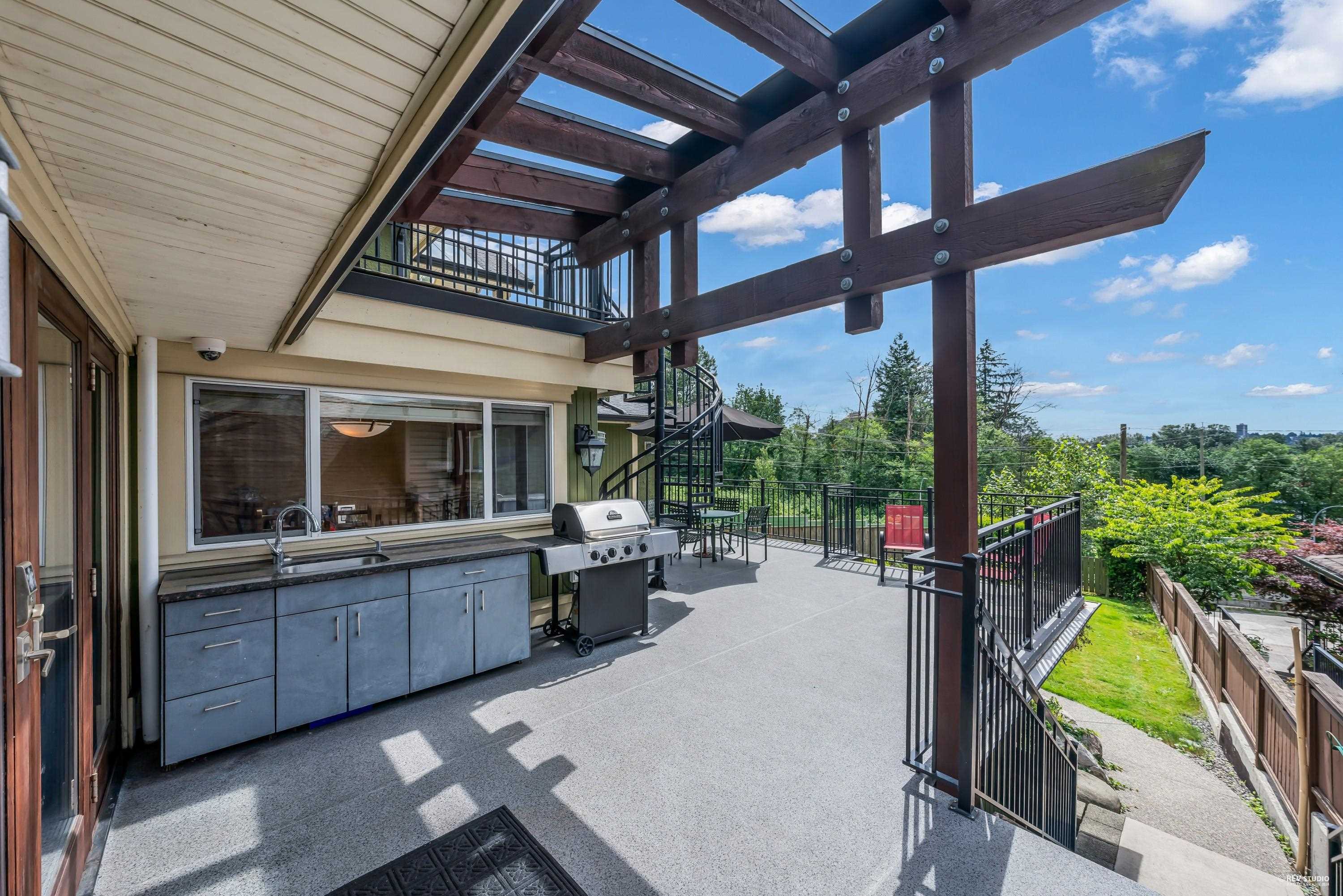 Listing image of 1239 SHAVINGTON STREET