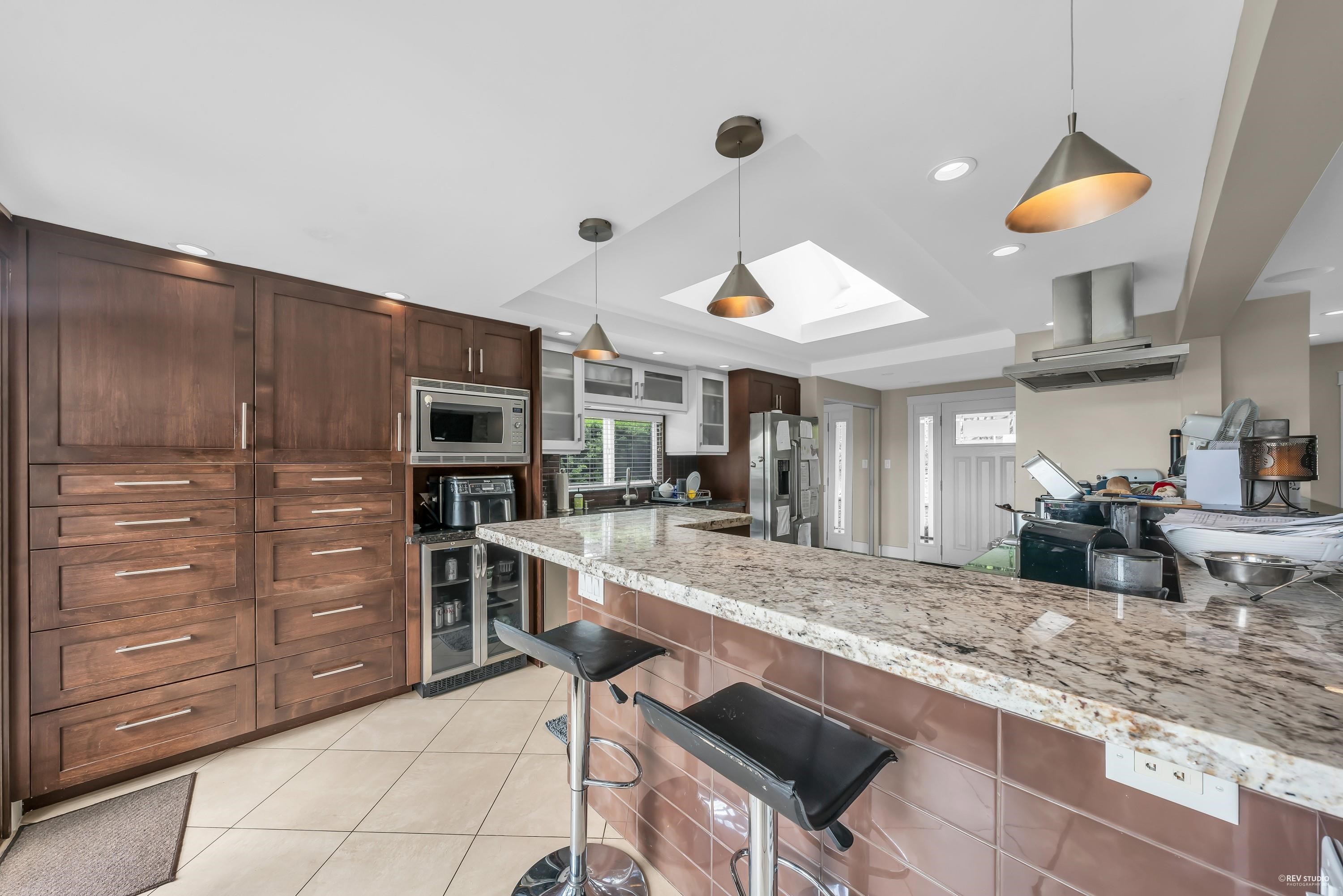 Listing image of 1239 SHAVINGTON STREET