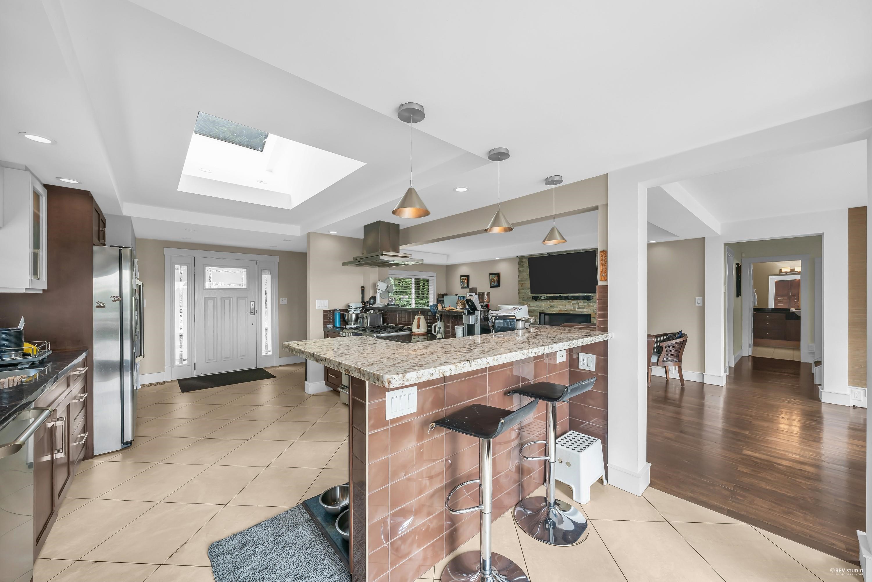 Listing image of 1239 SHAVINGTON STREET