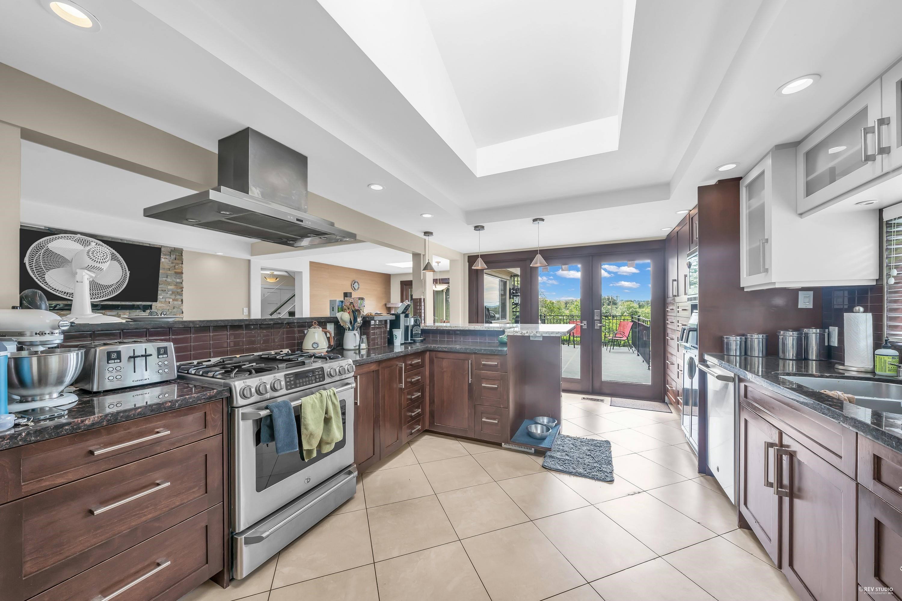 Listing image of 1239 SHAVINGTON STREET