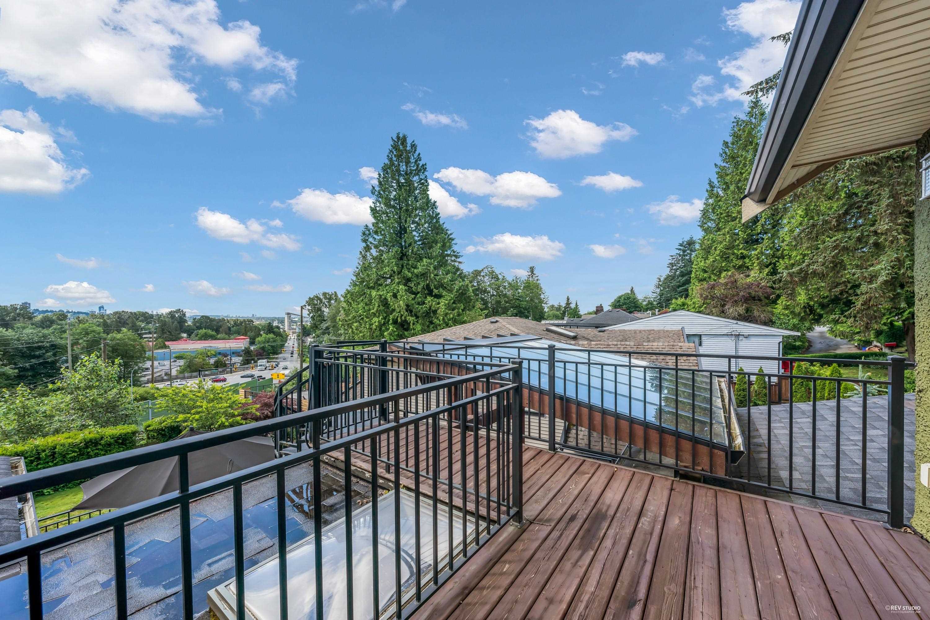 Listing image of 1239 SHAVINGTON STREET