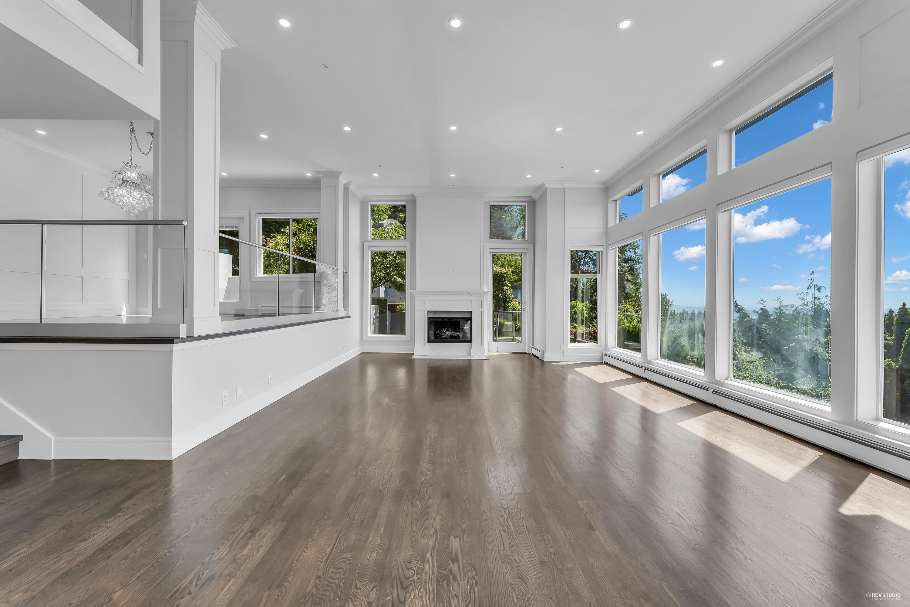 Listing image of 2611 WESTHILL WAY