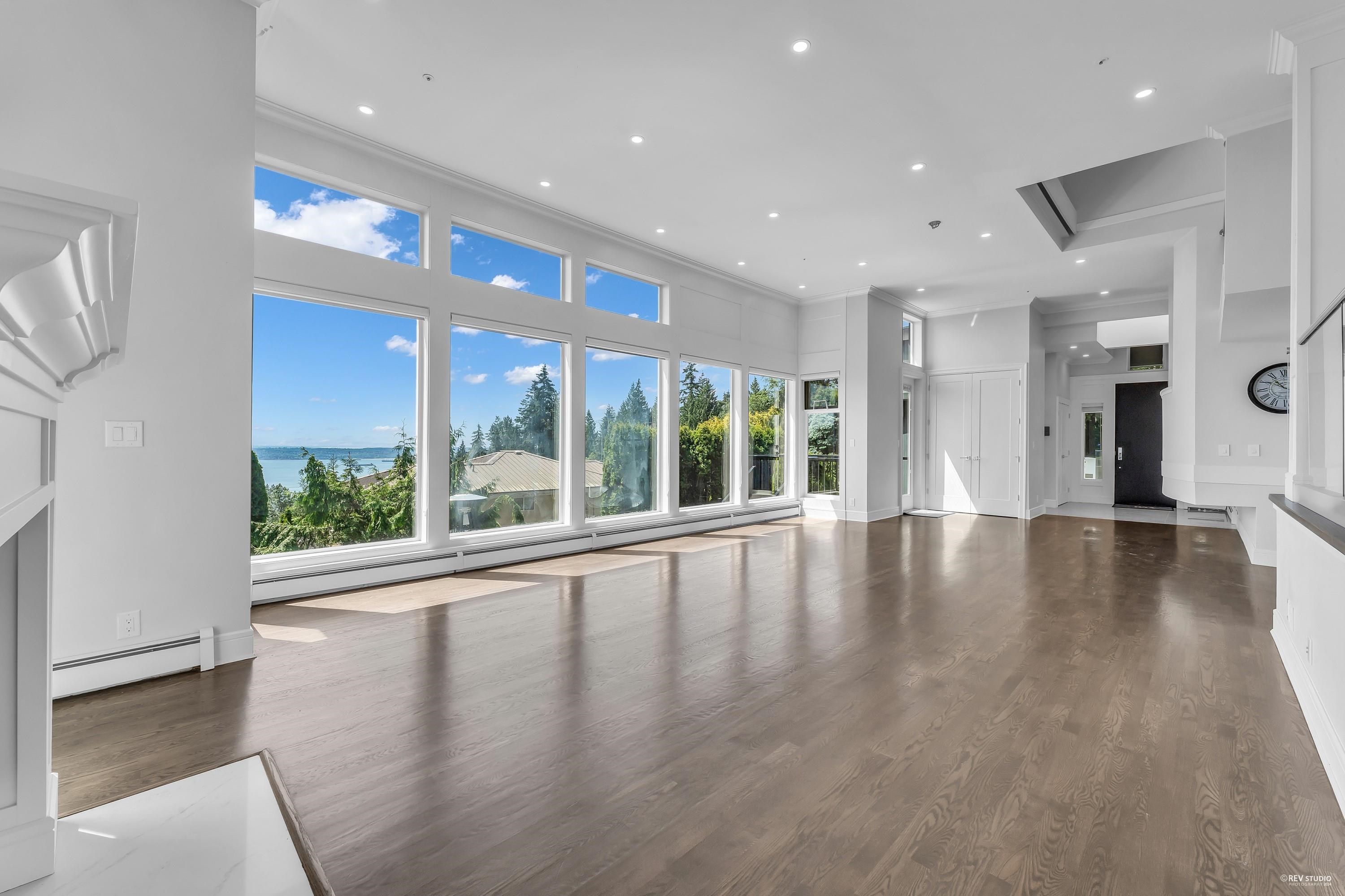 Listing image of 2611 WESTHILL WAY