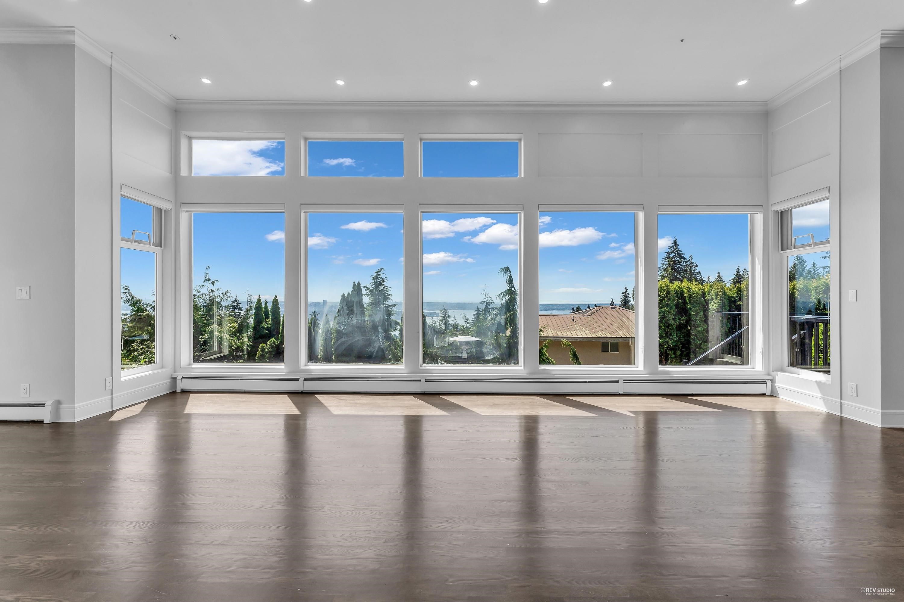 Listing image of 2611 WESTHILL WAY