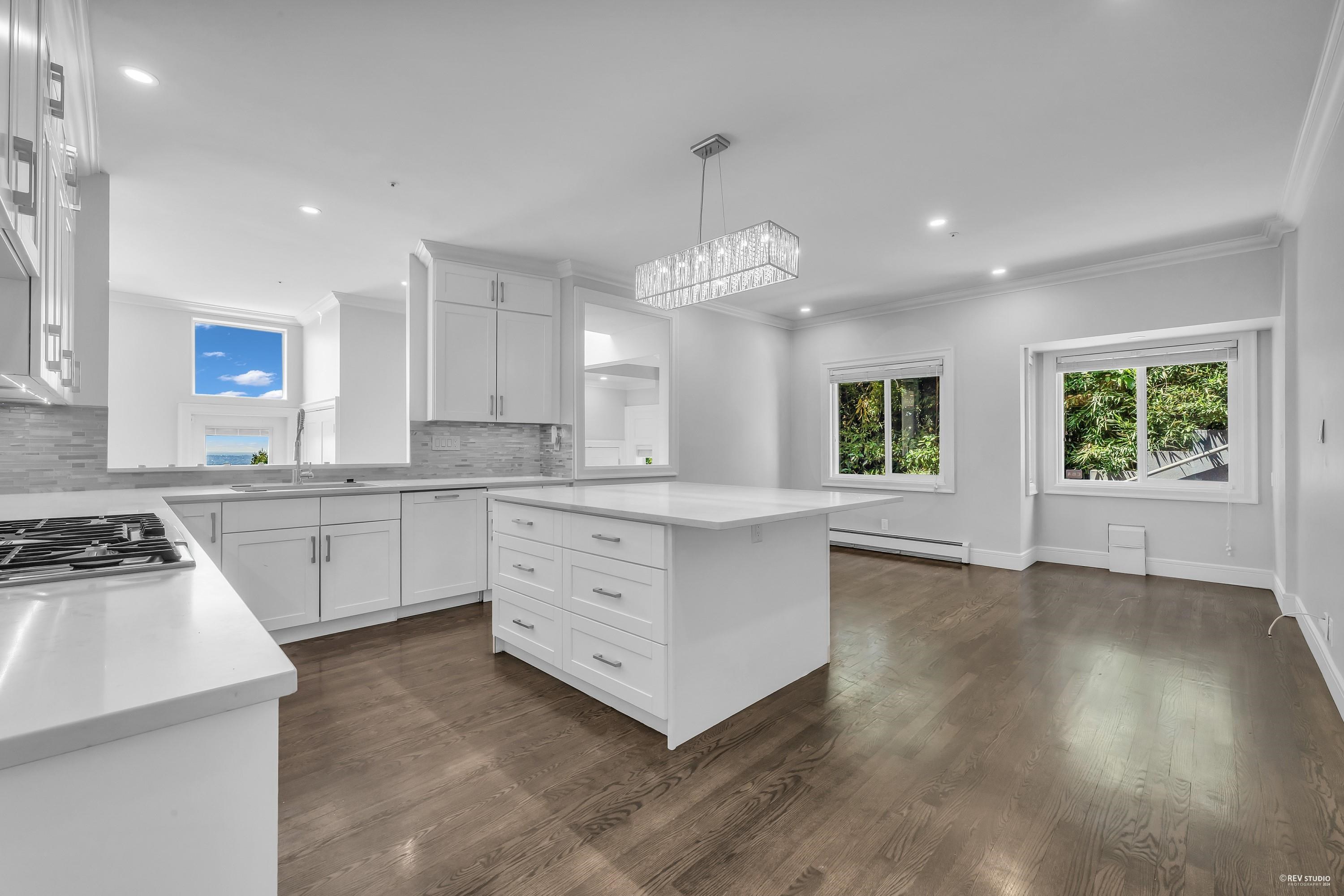 Listing image of 2611 WESTHILL WAY