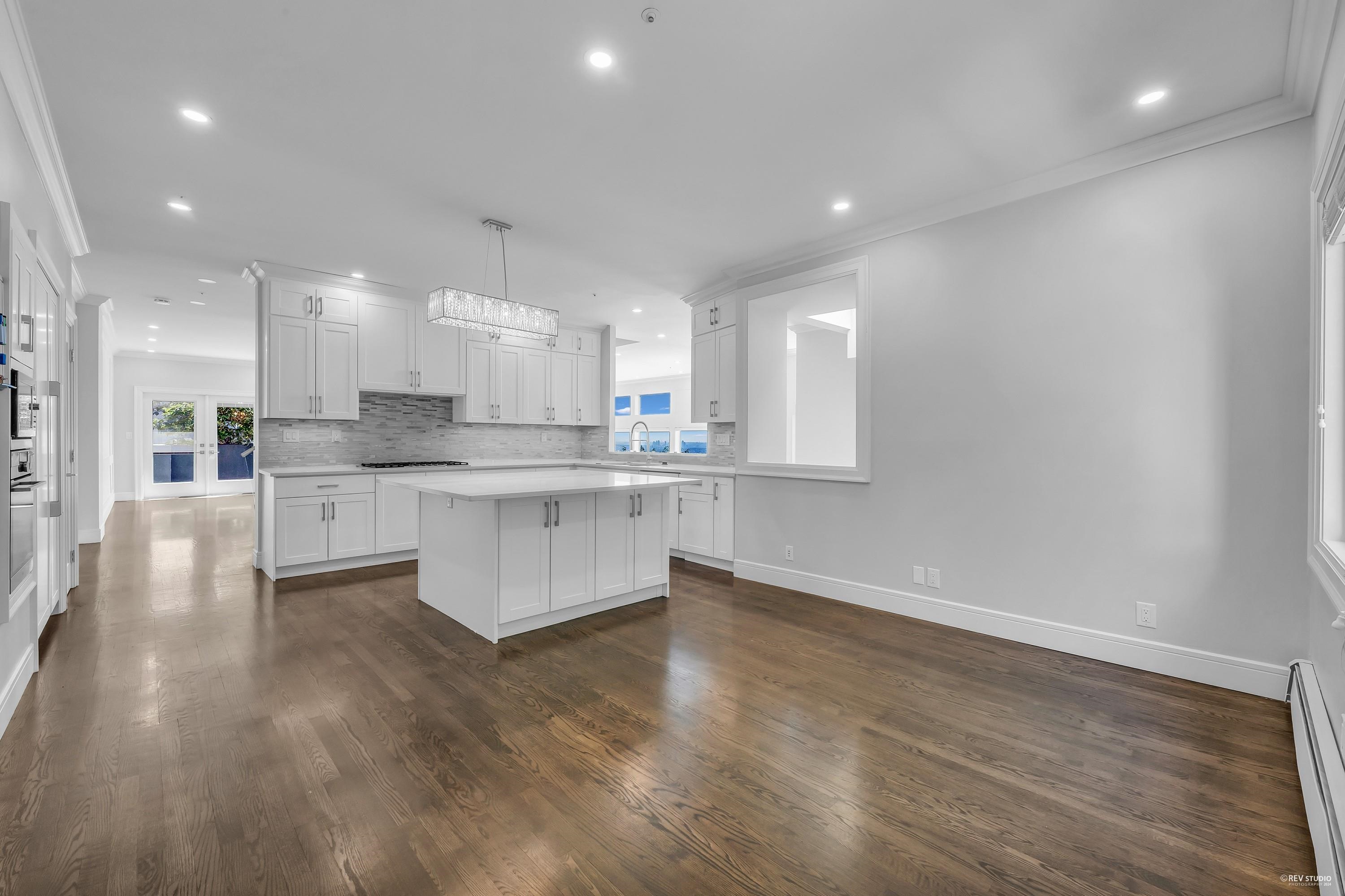 Listing image of 2611 WESTHILL WAY