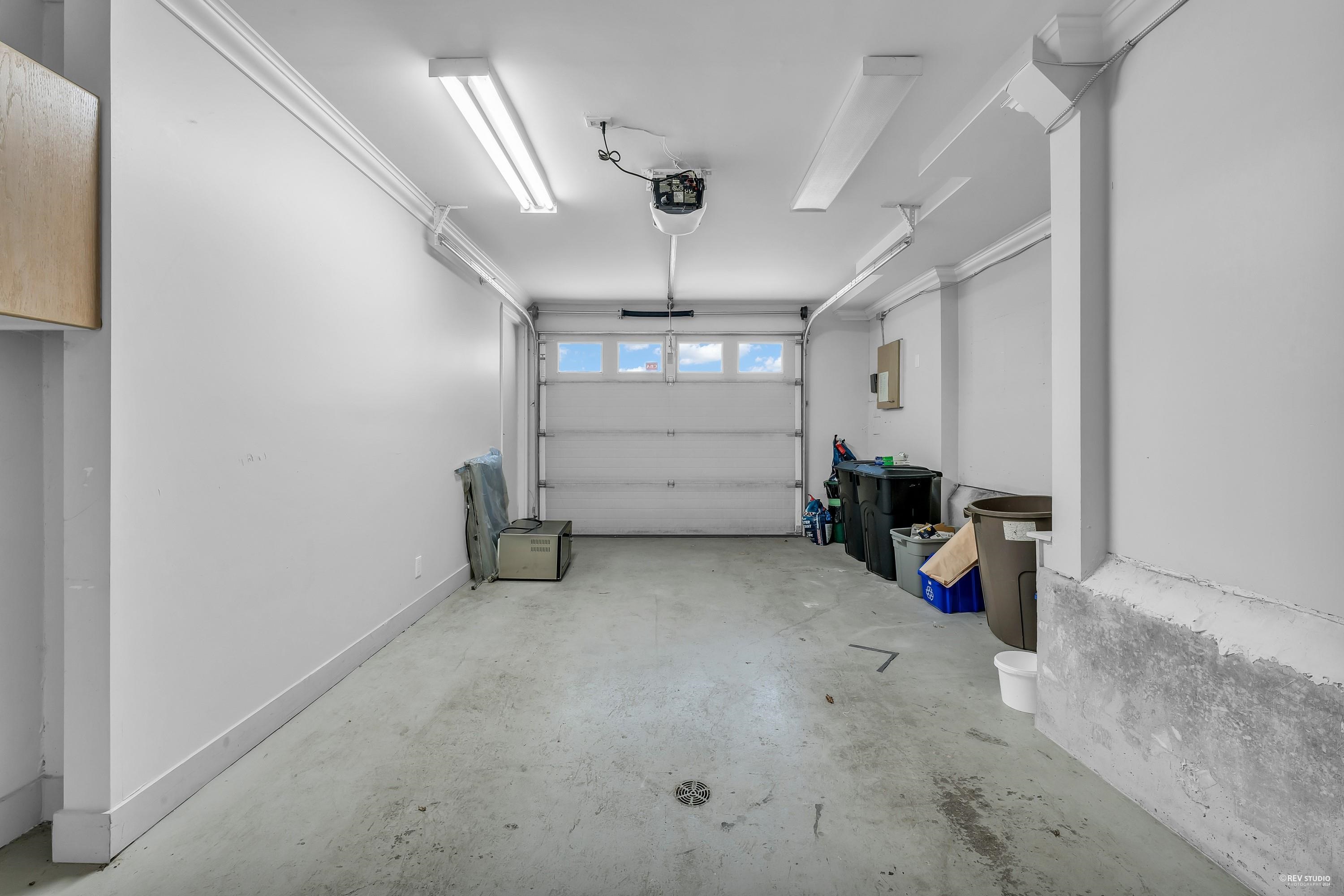 Listing image of 2611 WESTHILL WAY