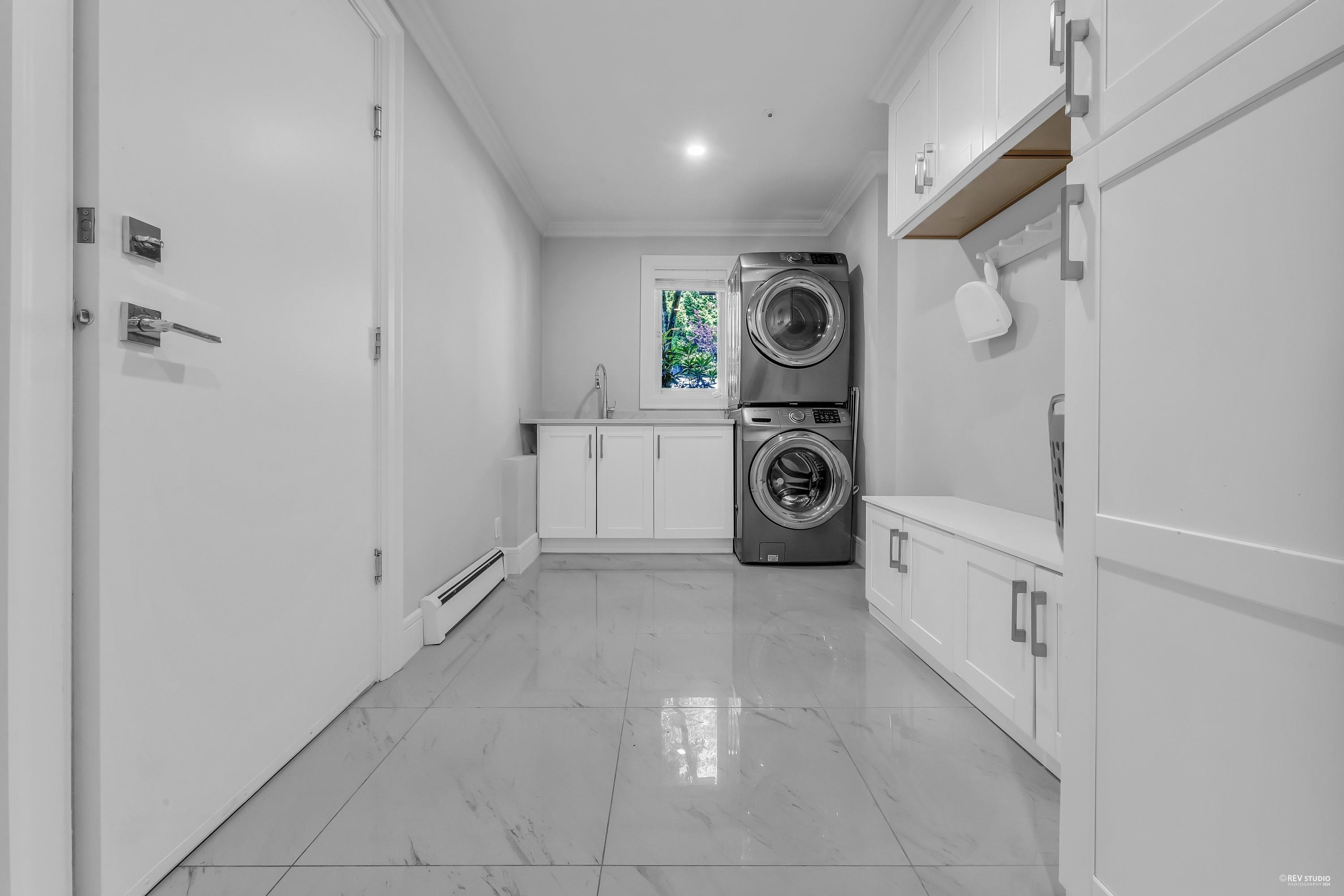Listing image of 2611 WESTHILL WAY