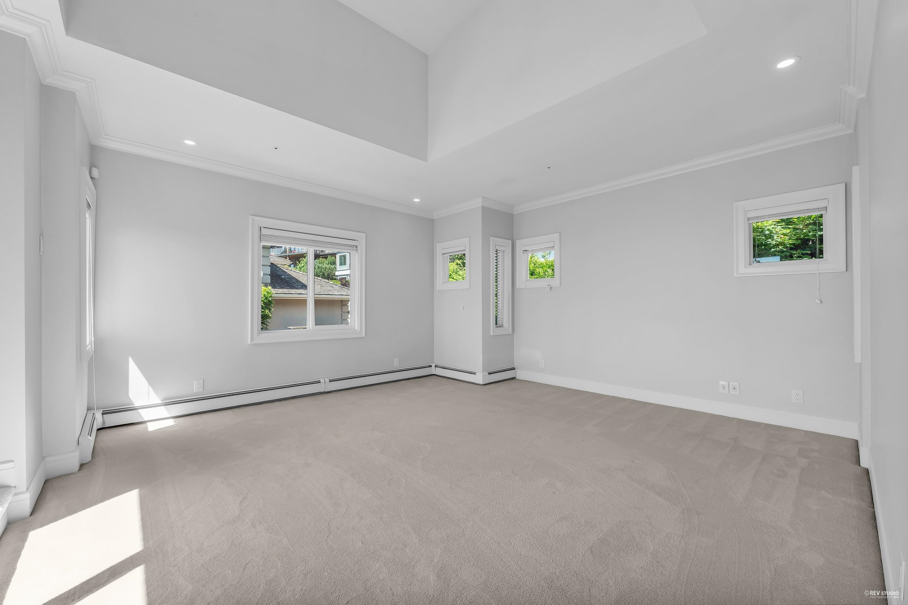 Listing image of 2611 WESTHILL WAY
