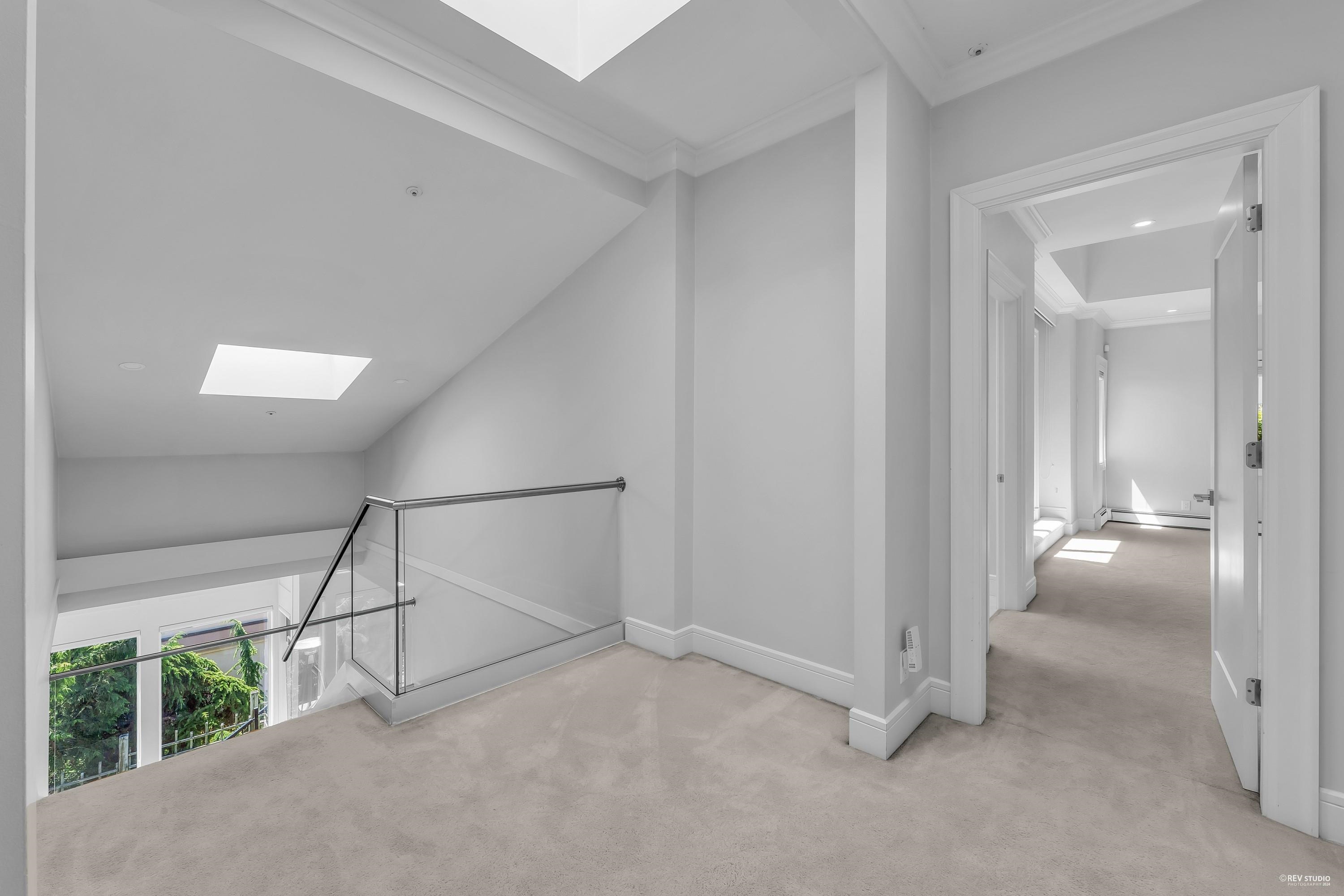 Listing image of 2611 WESTHILL WAY