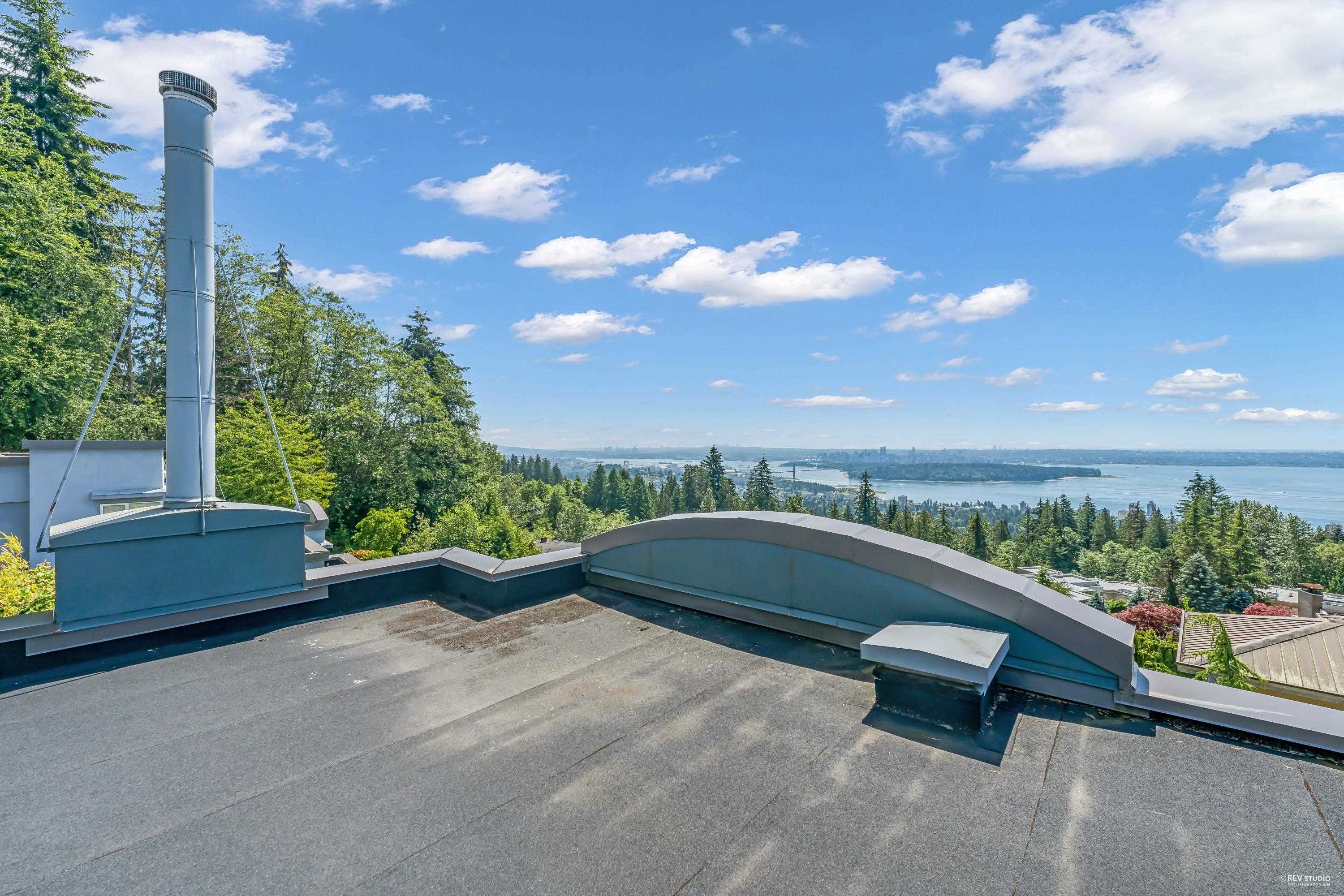 Listing image of 2611 WESTHILL WAY