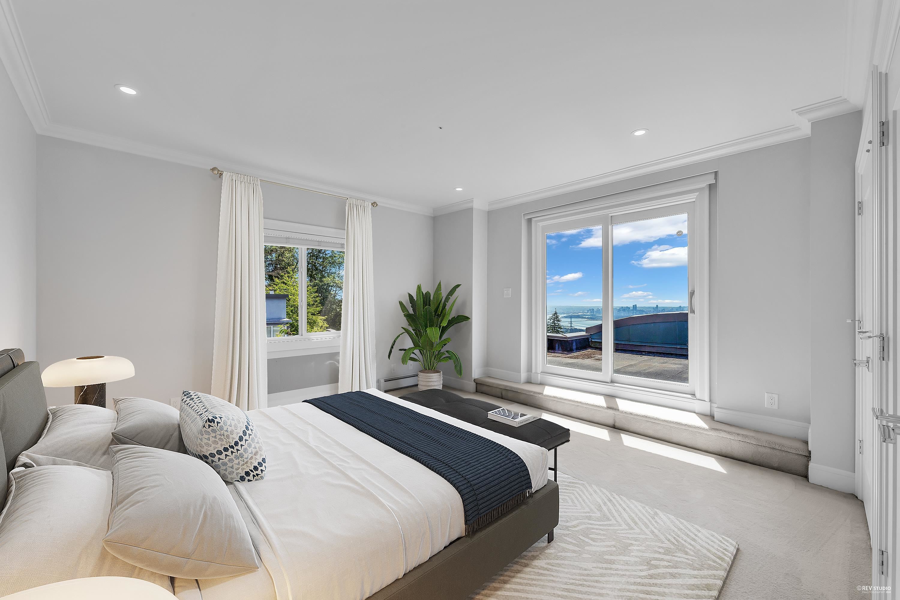 Listing image of 2611 WESTHILL WAY
