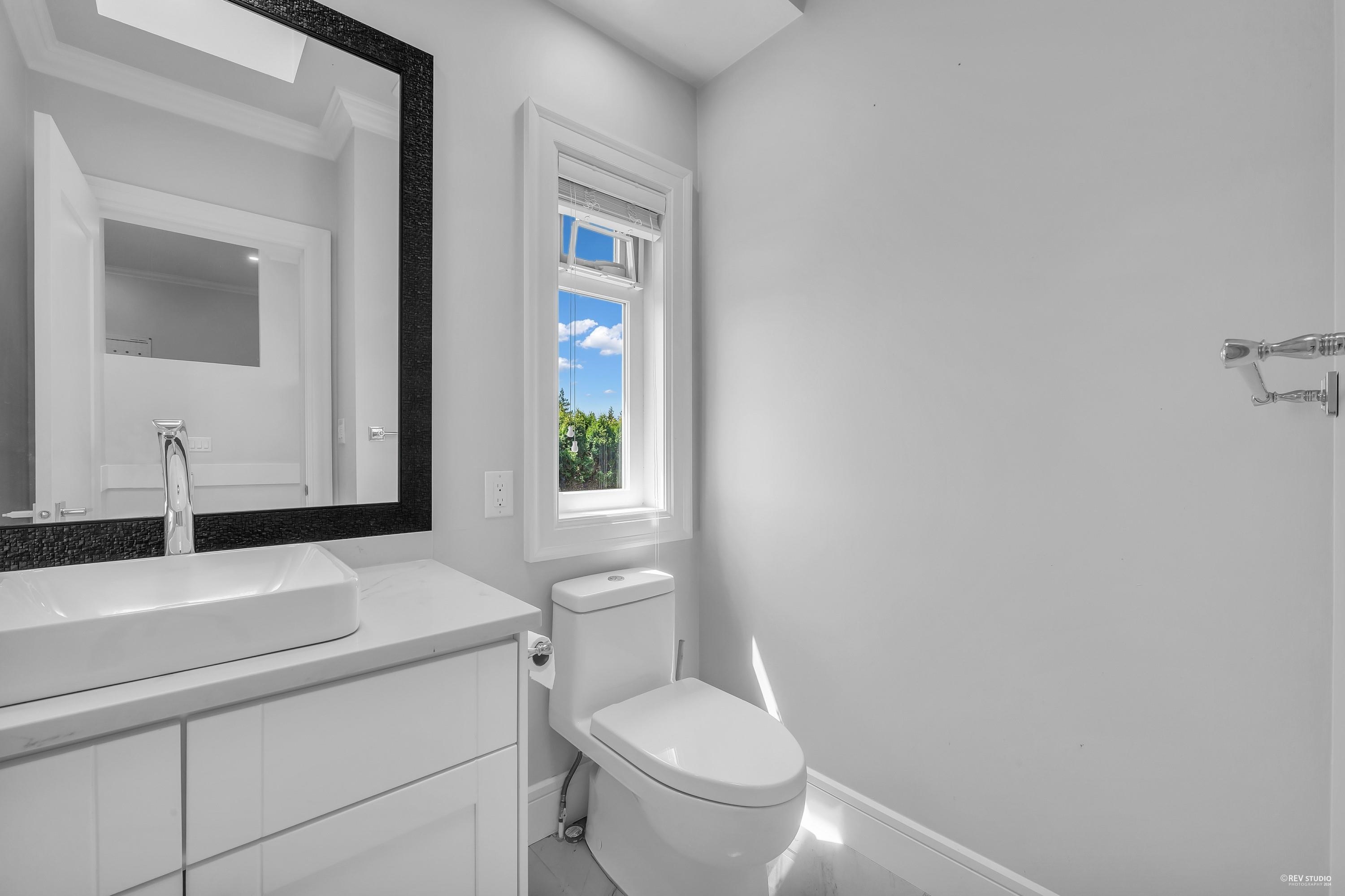 Listing image of 2611 WESTHILL WAY