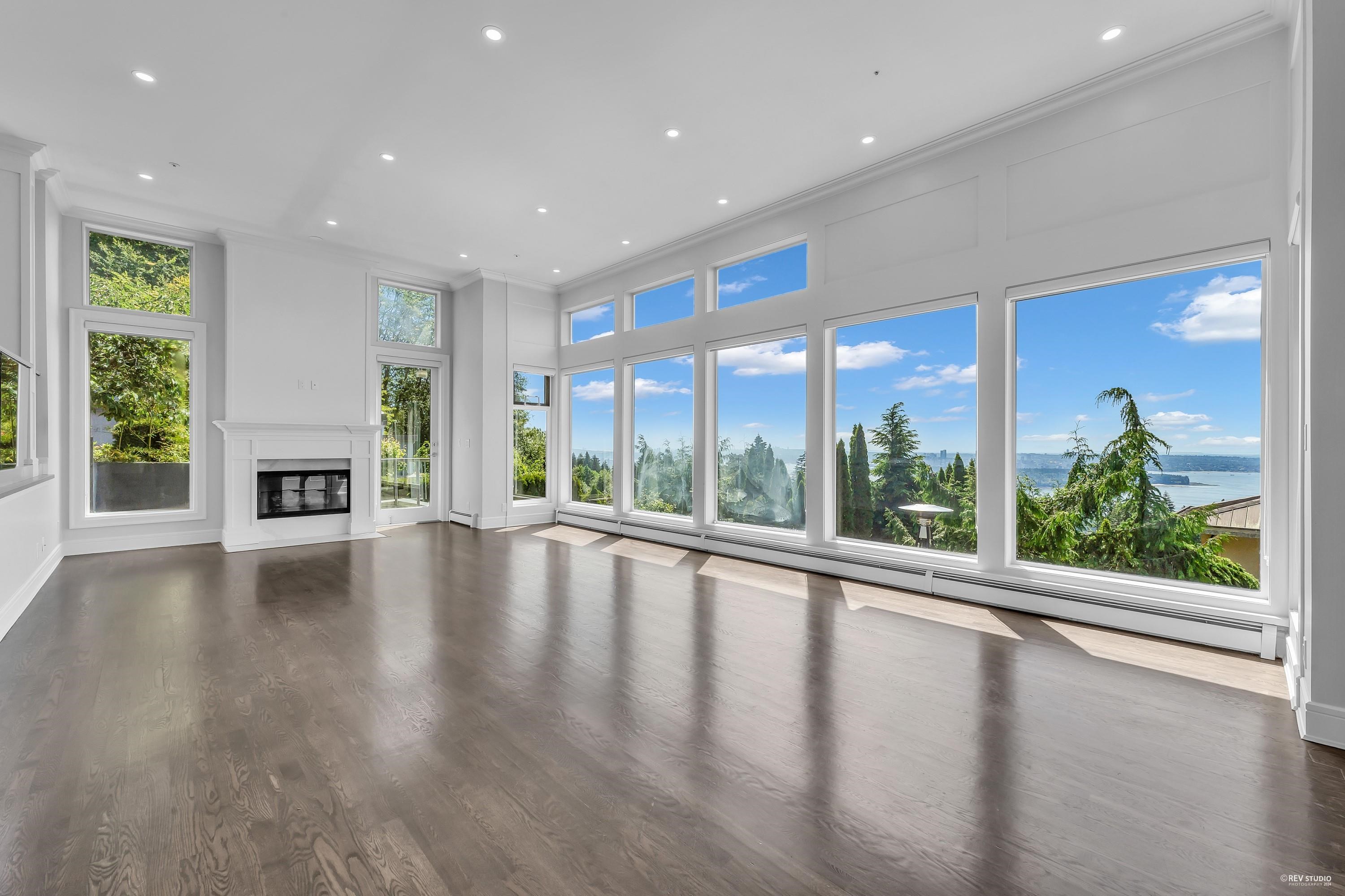 Listing image of 2611 WESTHILL WAY