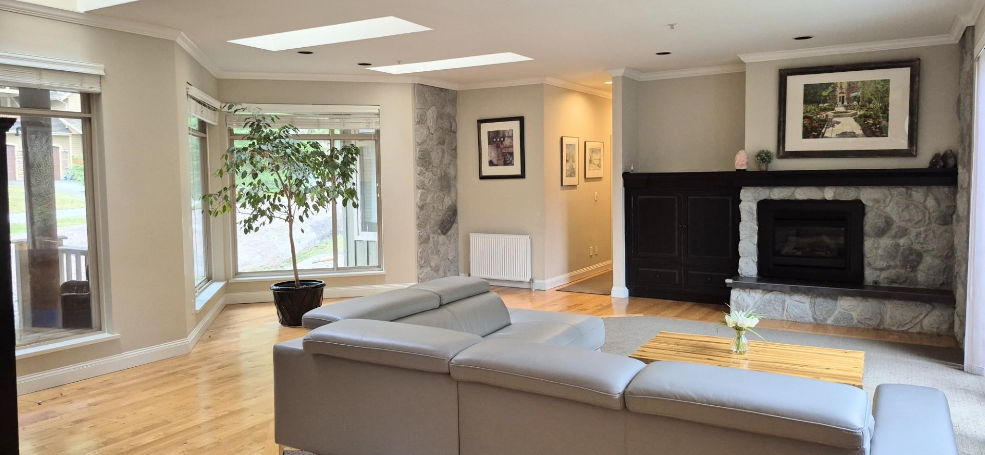 Listing image of 158 STONEGATE DRIVE