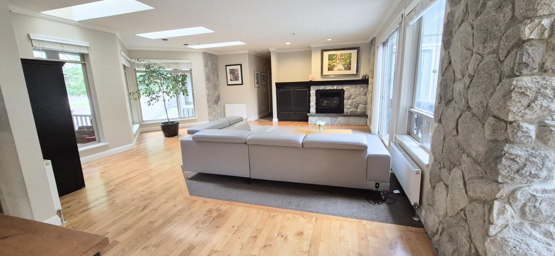 Listing image of 158 STONEGATE DRIVE