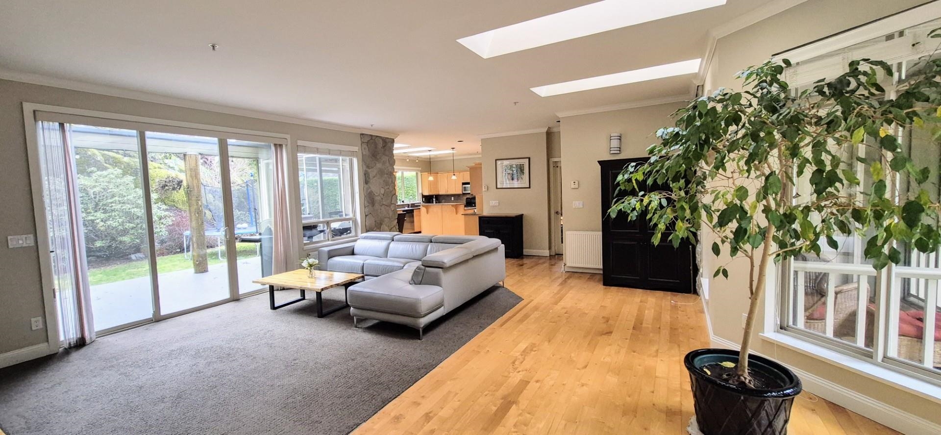 Listing image of 158 STONEGATE DRIVE