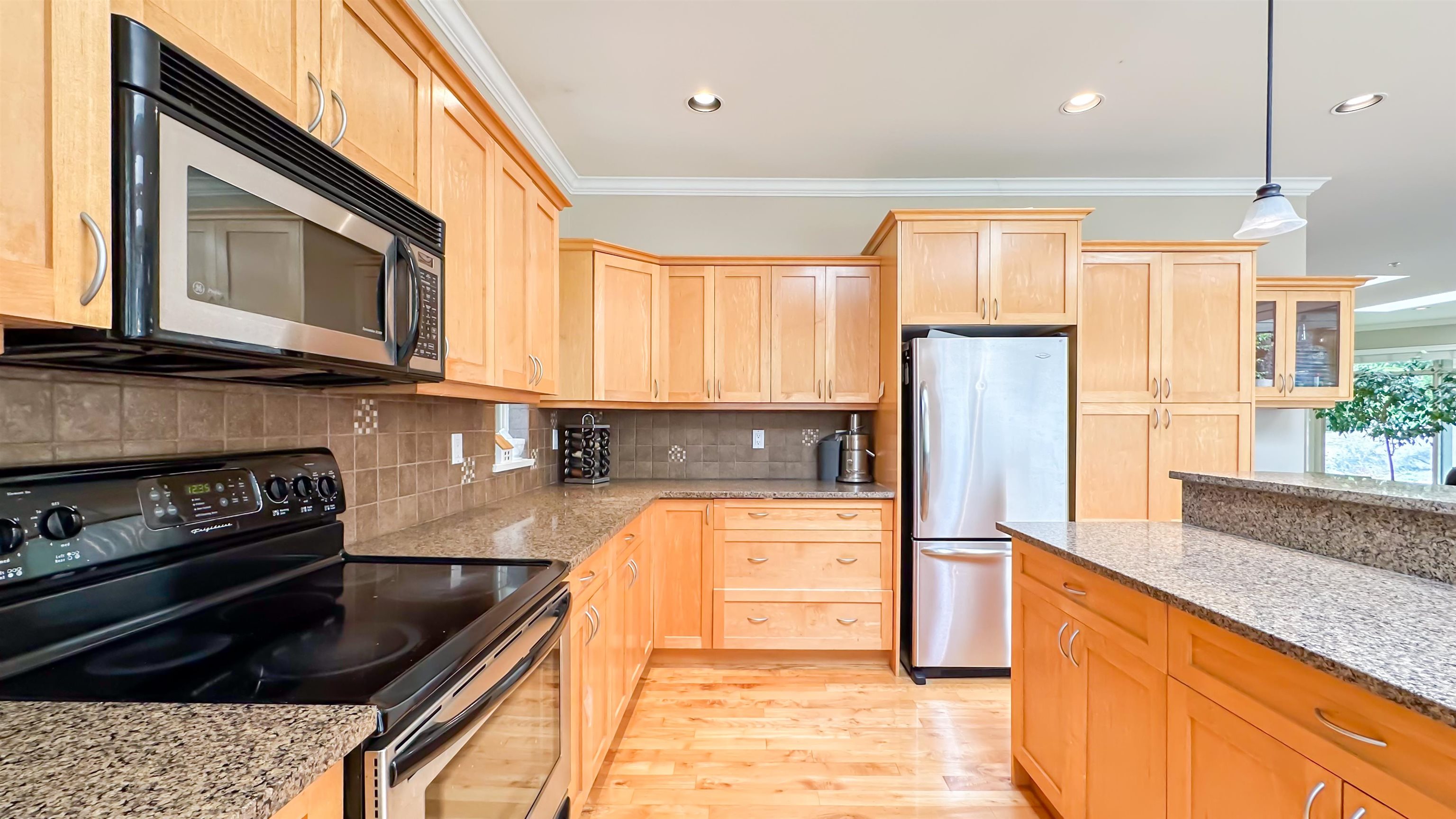 Listing image of 158 STONEGATE DRIVE