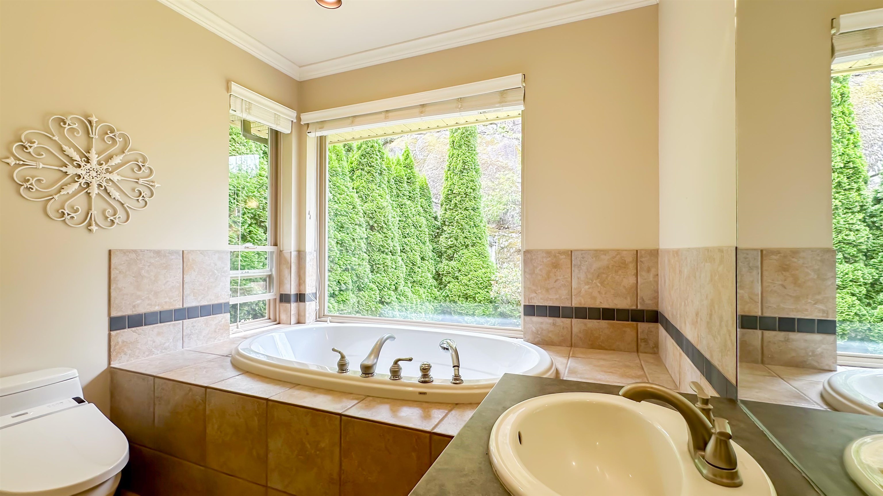 Listing image of 158 STONEGATE DRIVE