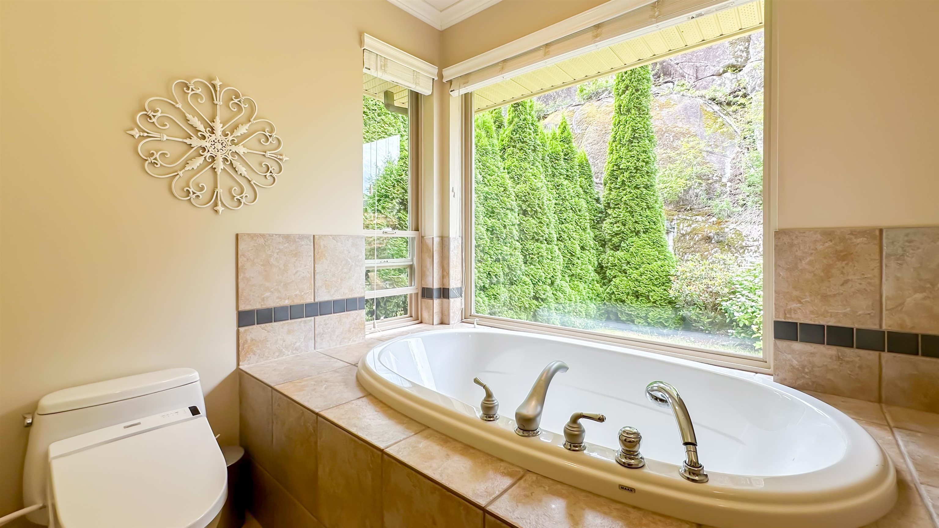 Listing image of 158 STONEGATE DRIVE