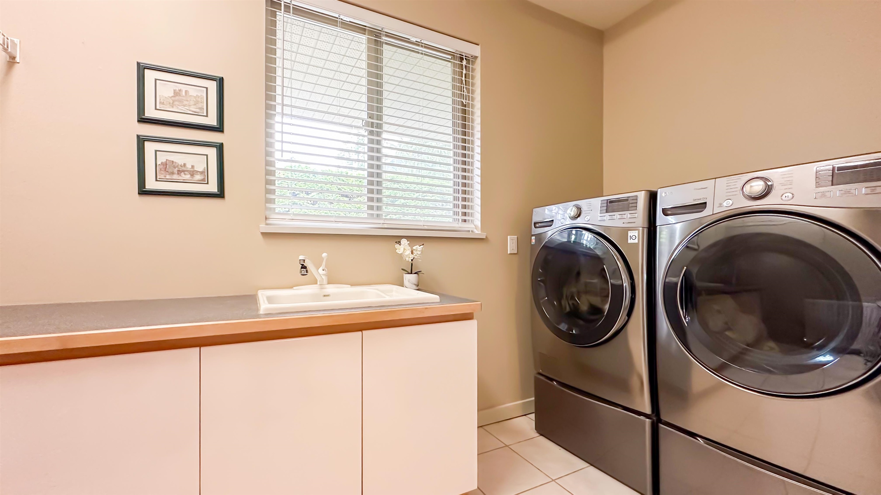 Listing image of 158 STONEGATE DRIVE
