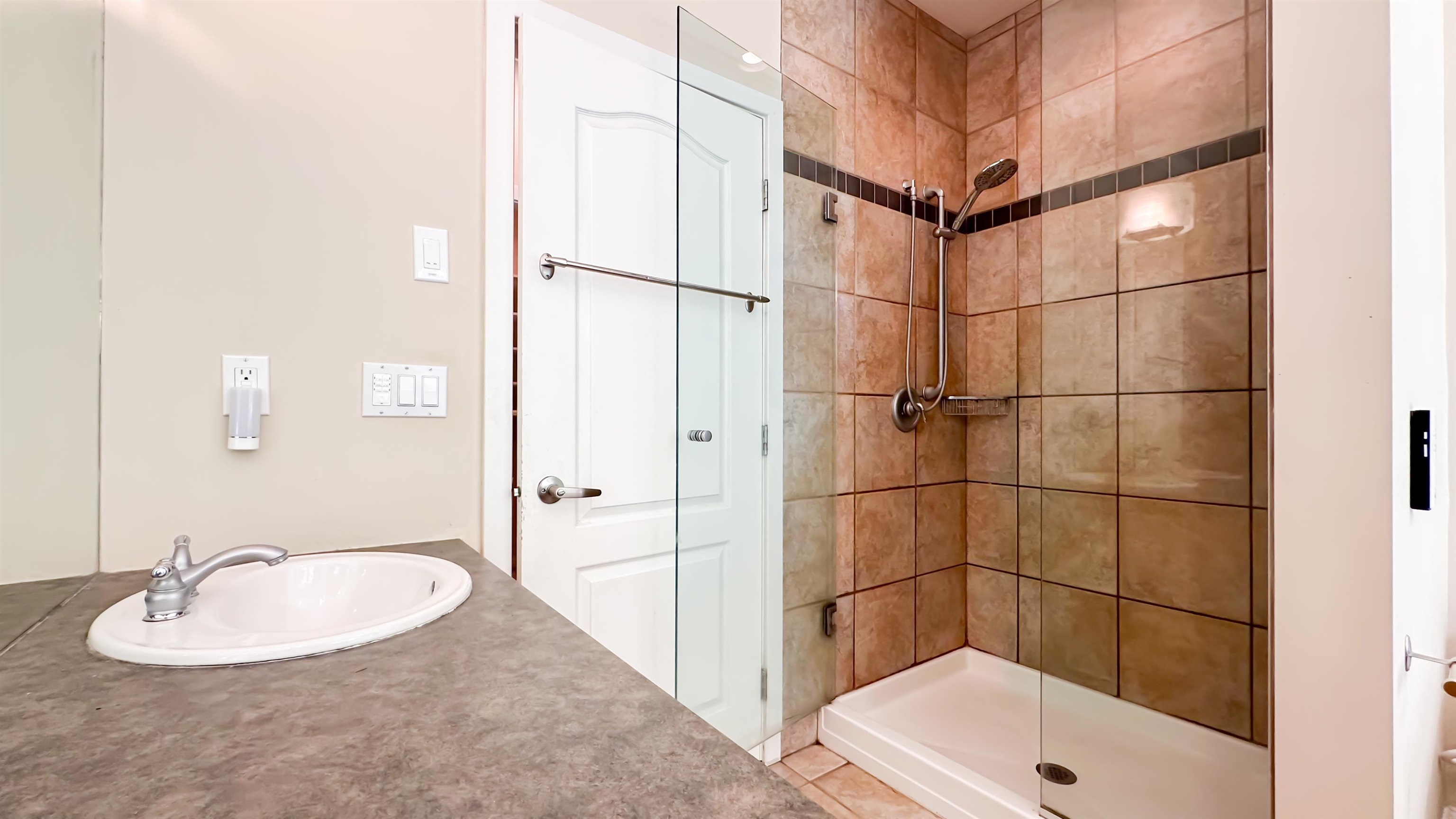 Listing image of 158 STONEGATE DRIVE