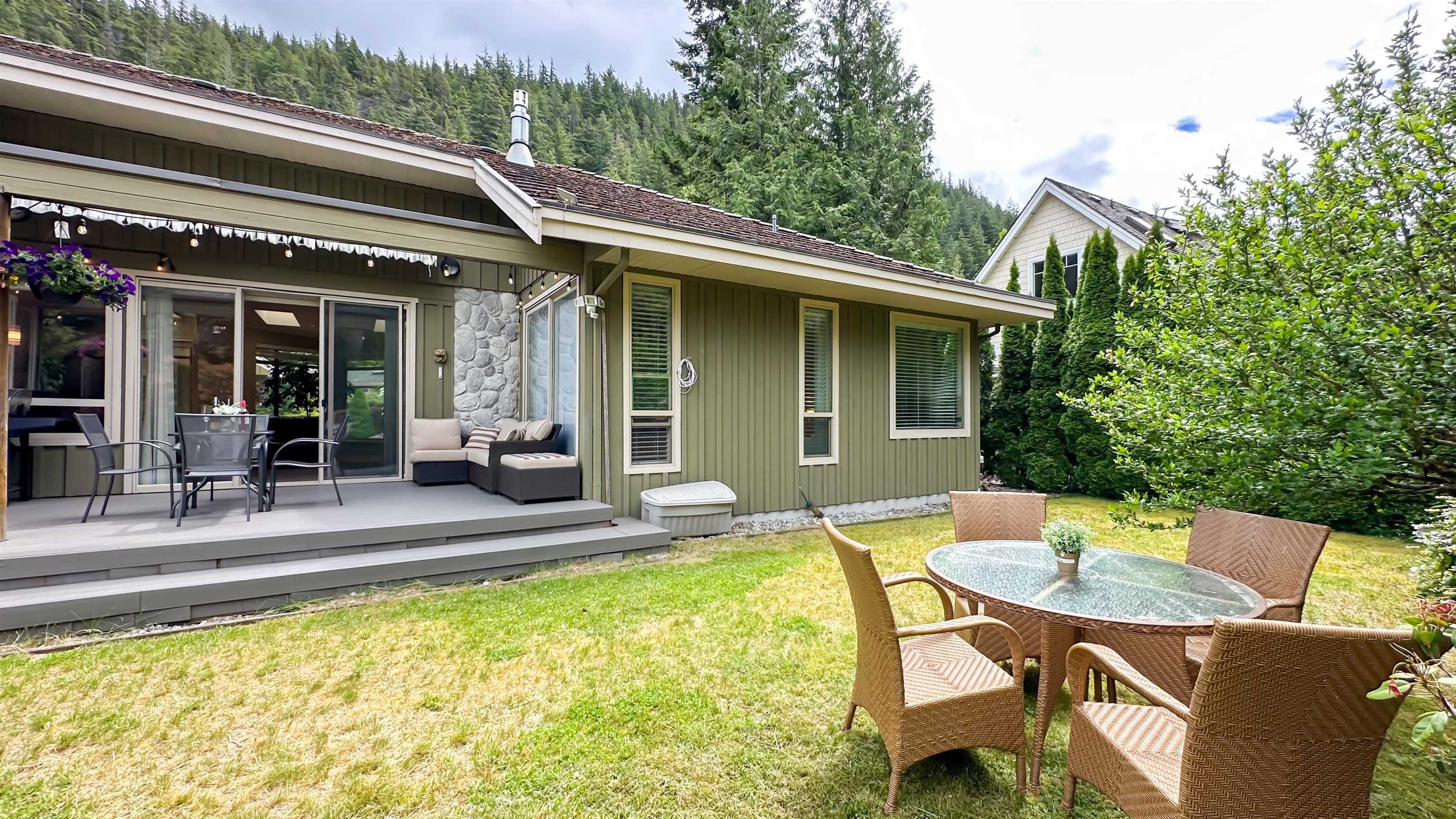 Listing image of 158 STONEGATE DRIVE