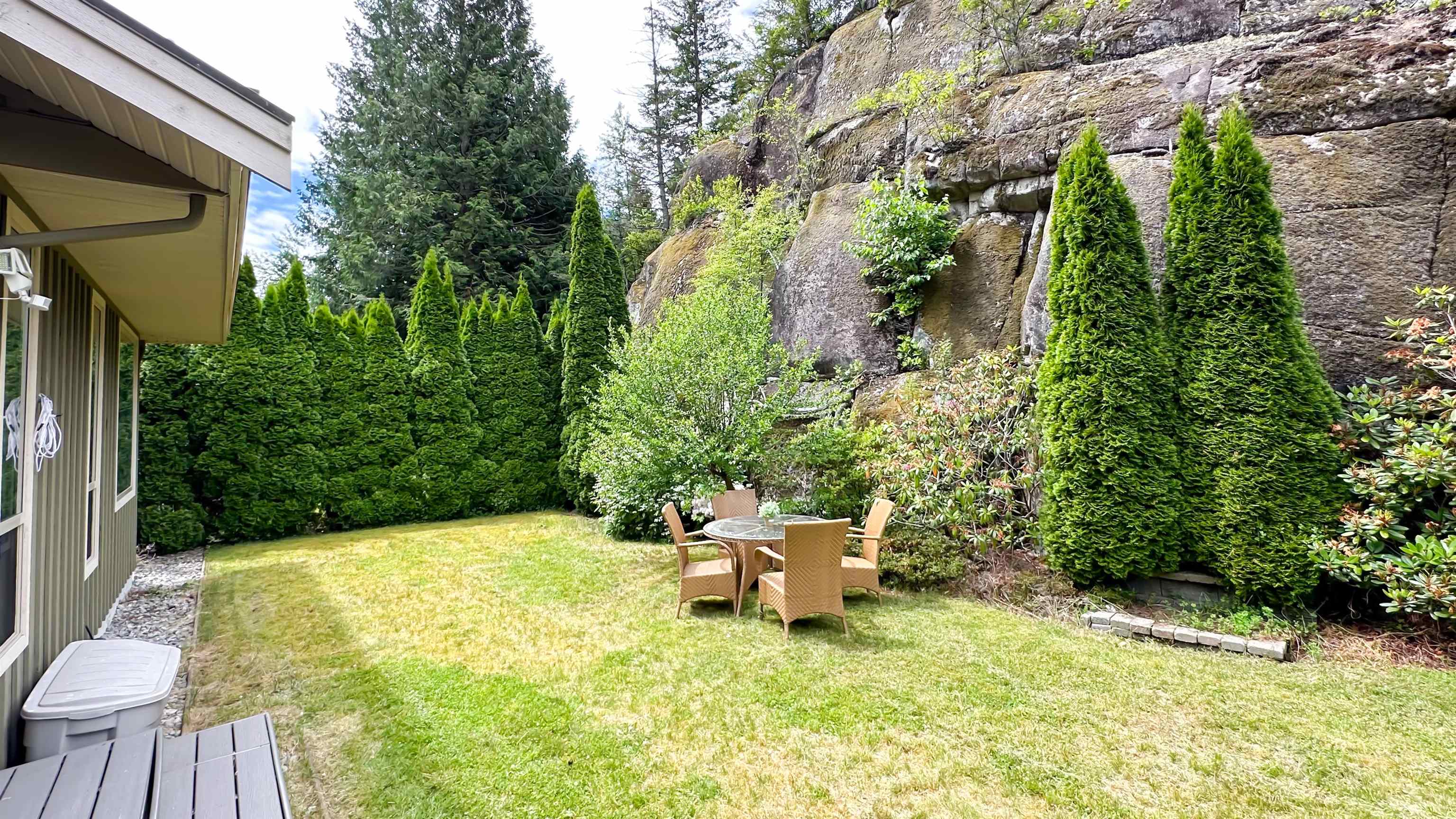 Listing image of 158 STONEGATE DRIVE
