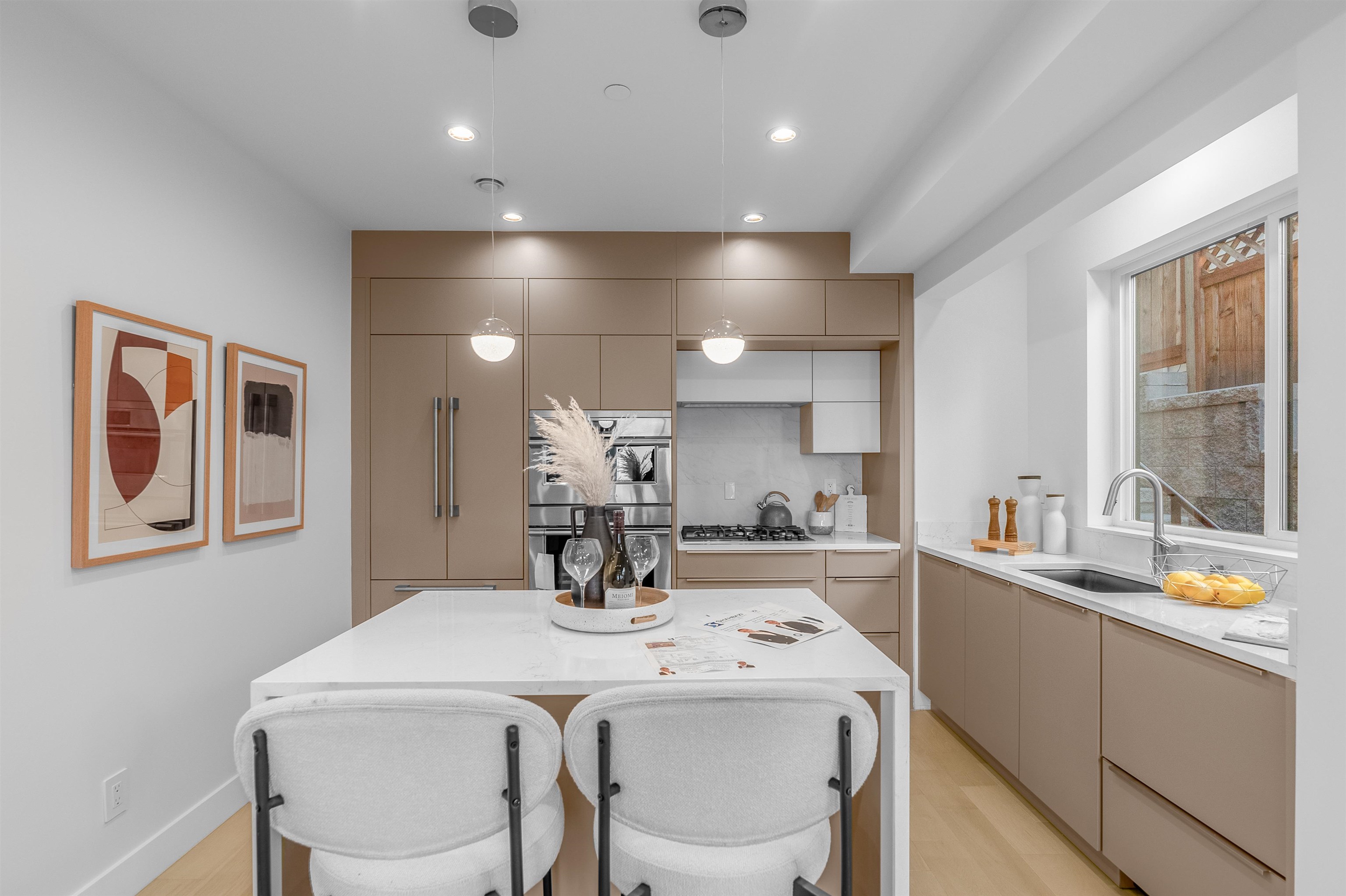 Listing image of 1 434 E 1ST STREET