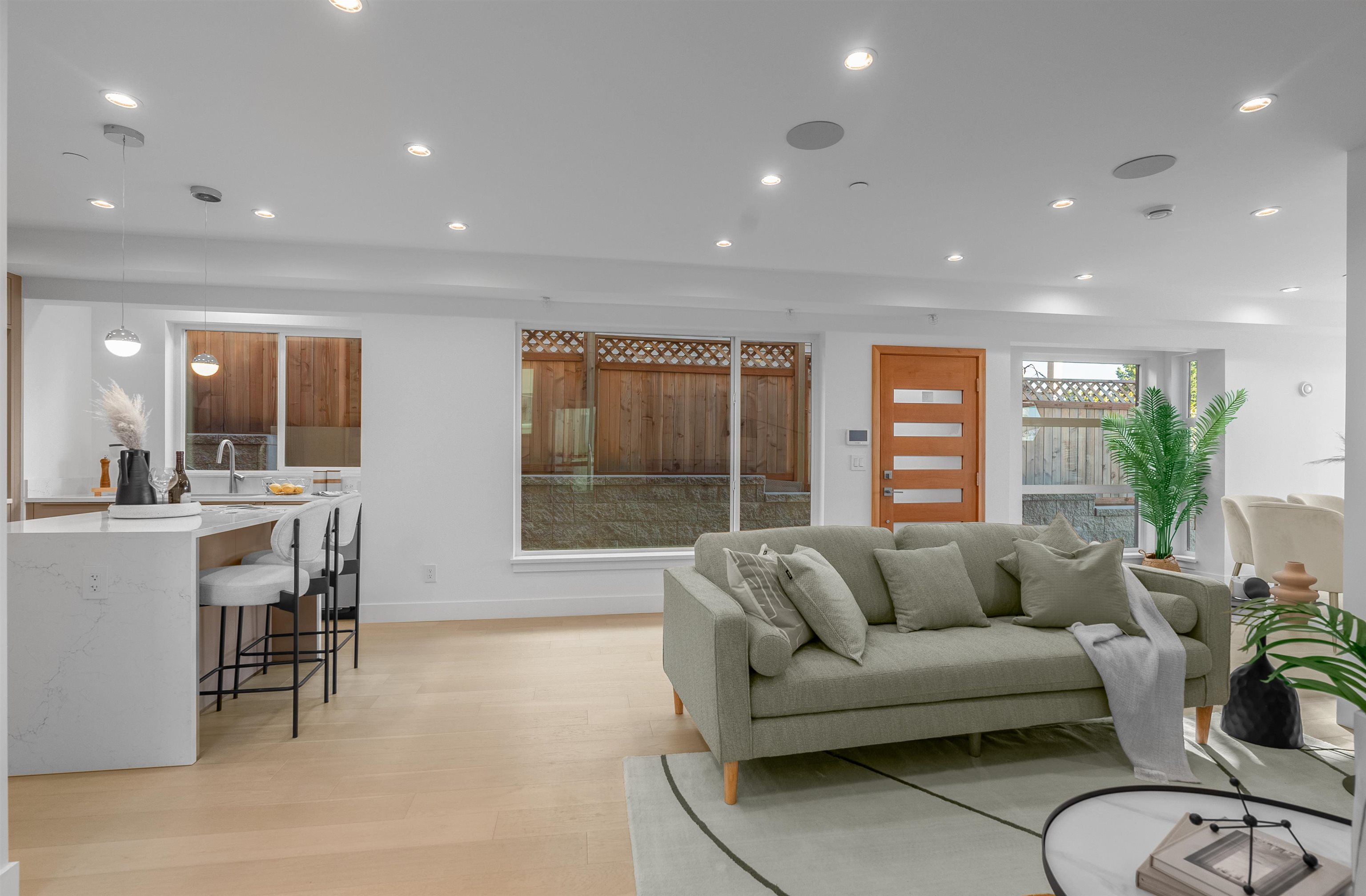 Listing image of 1 434 E 1ST STREET