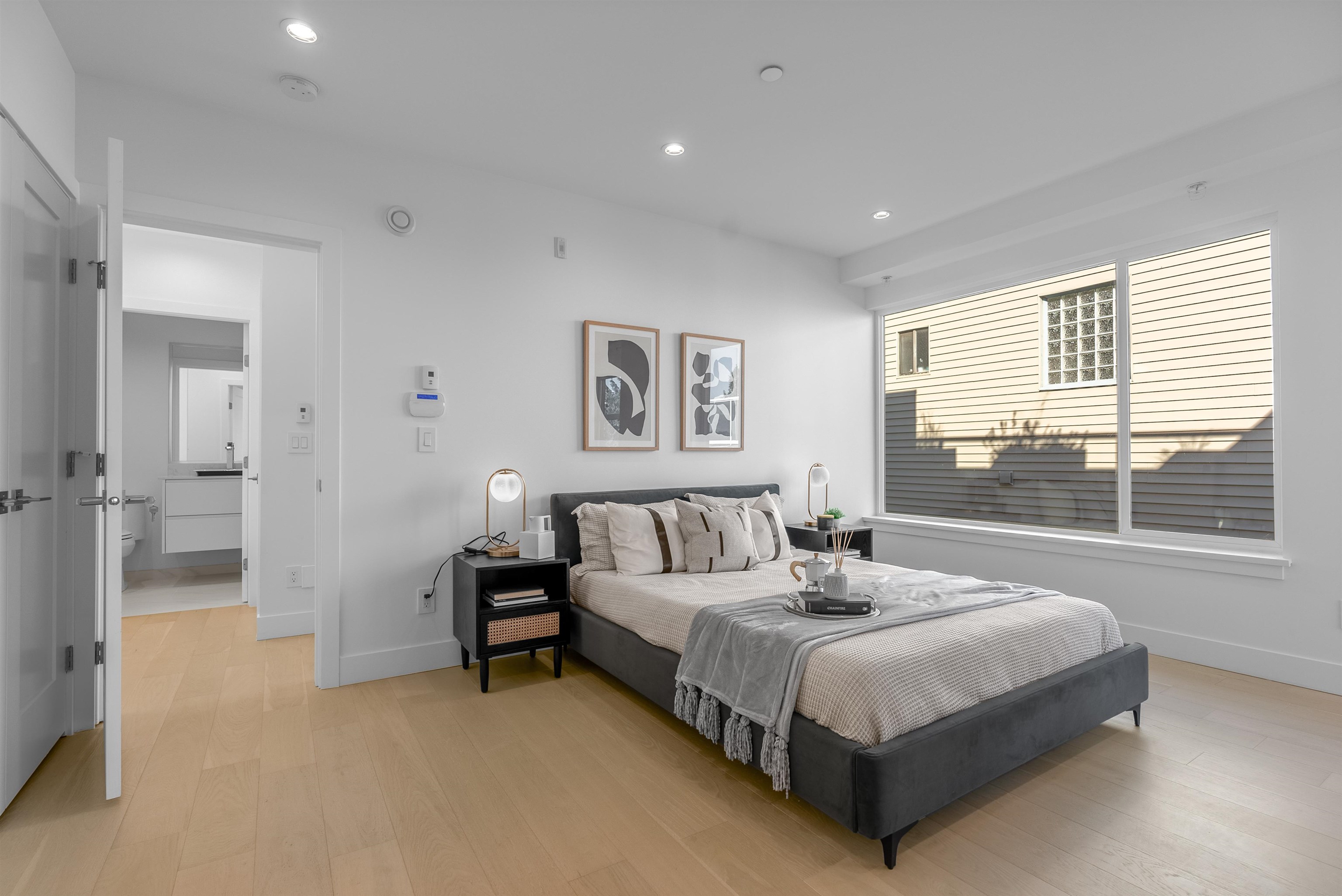 Listing image of 1 434 E 1ST STREET