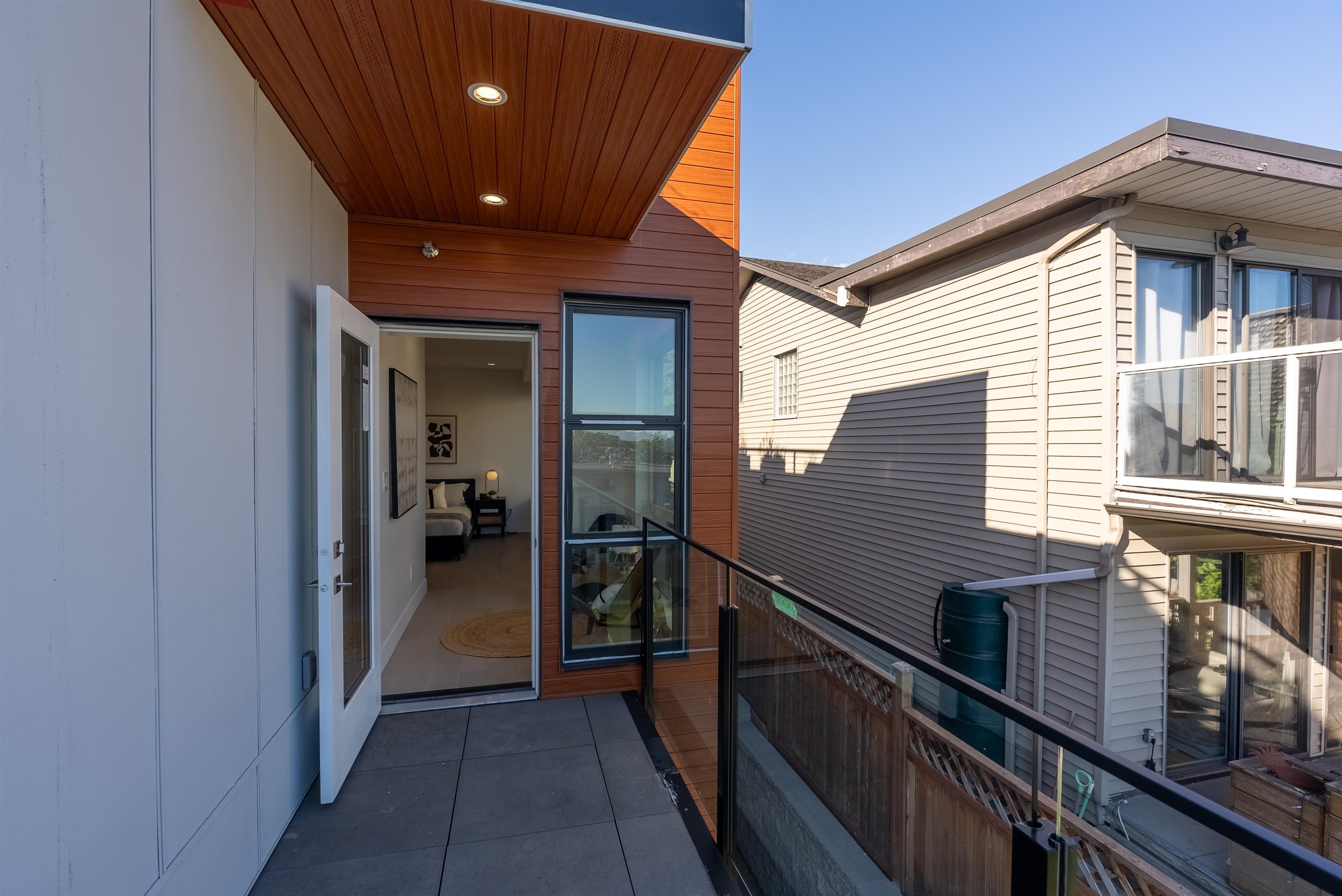 Listing image of 1 434 E 1ST STREET