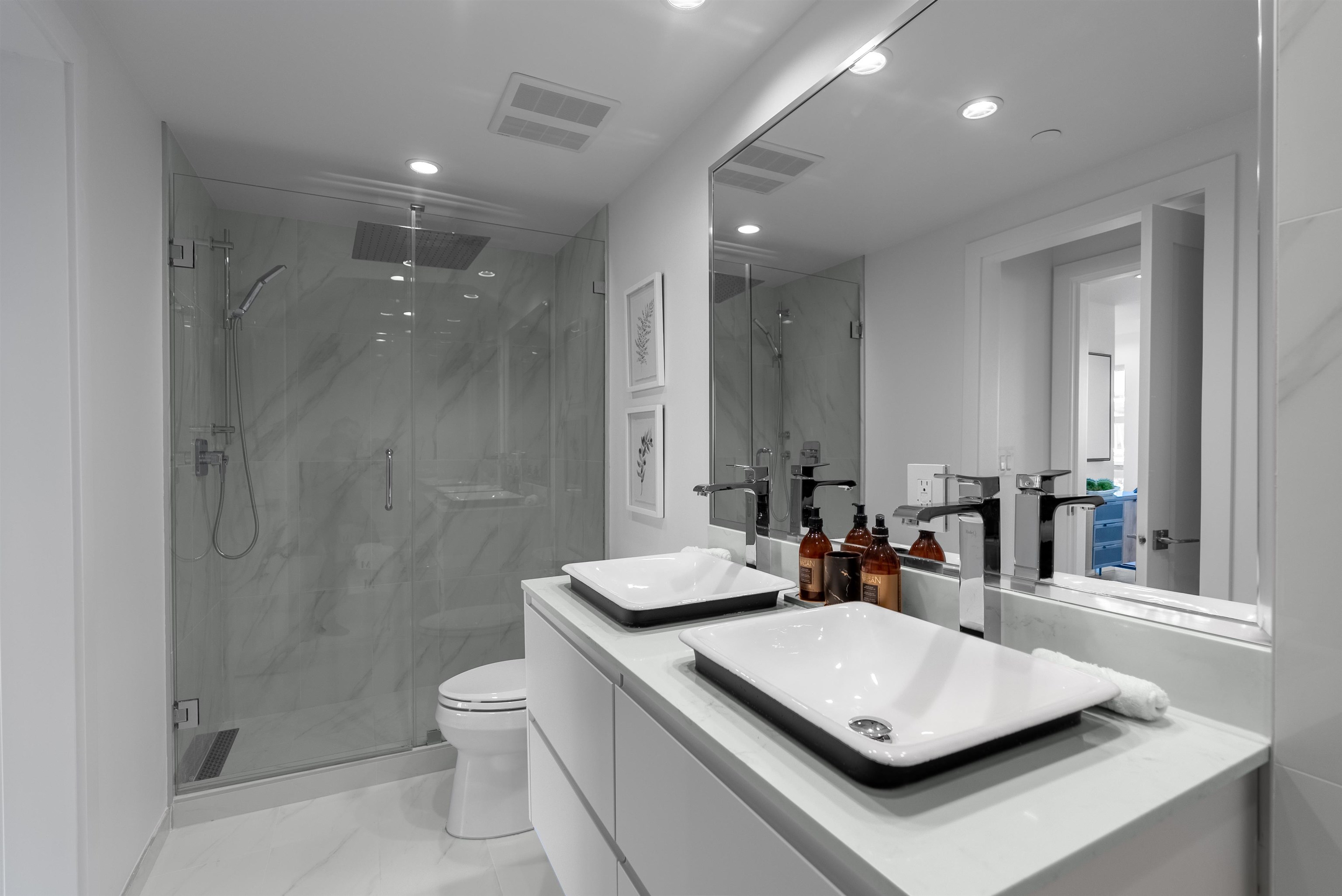 Listing image of 1 434 E 1ST STREET