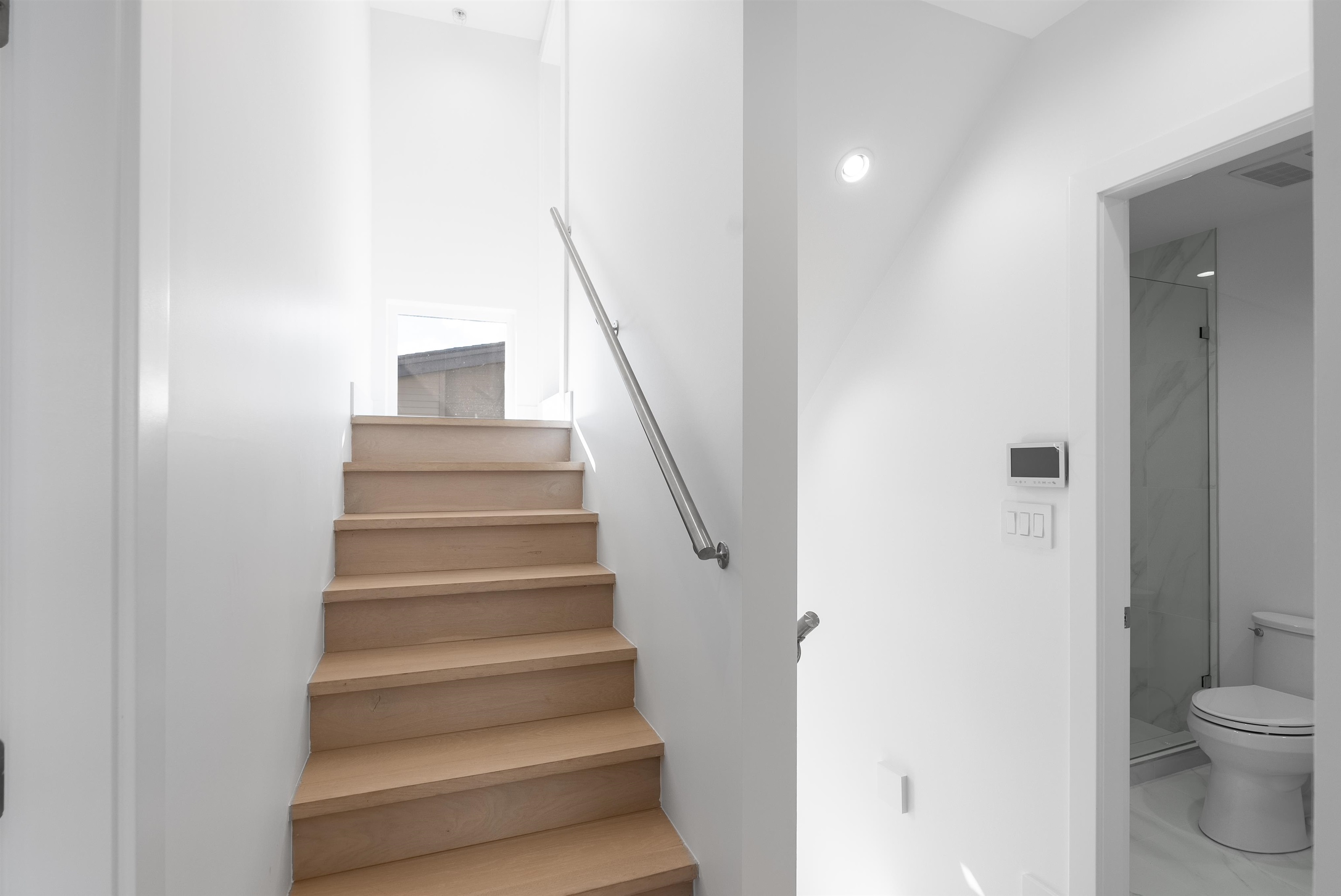Listing image of 1 434 E 1ST STREET