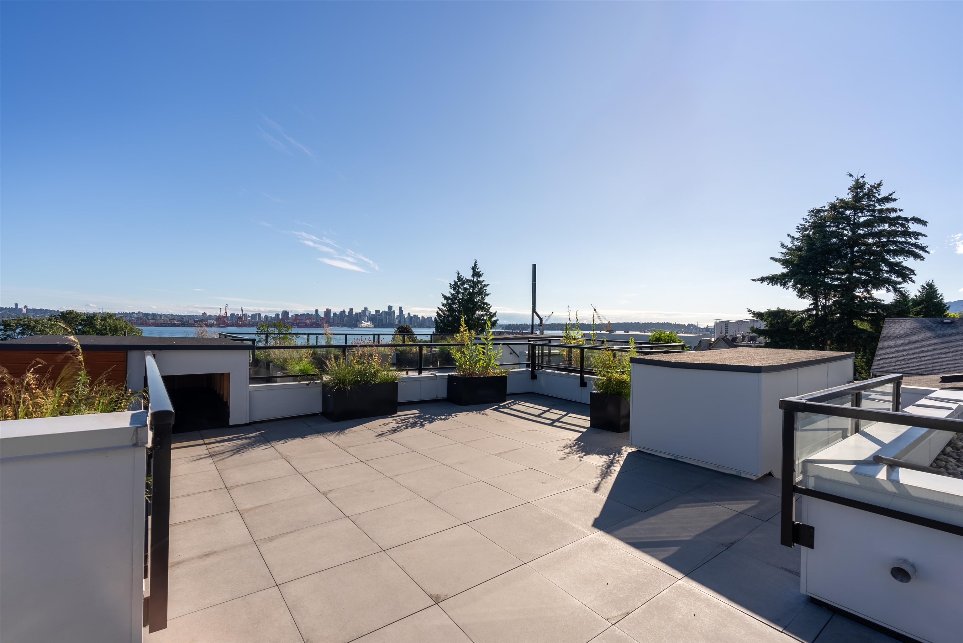 Listing image of 1 434 E 1ST STREET