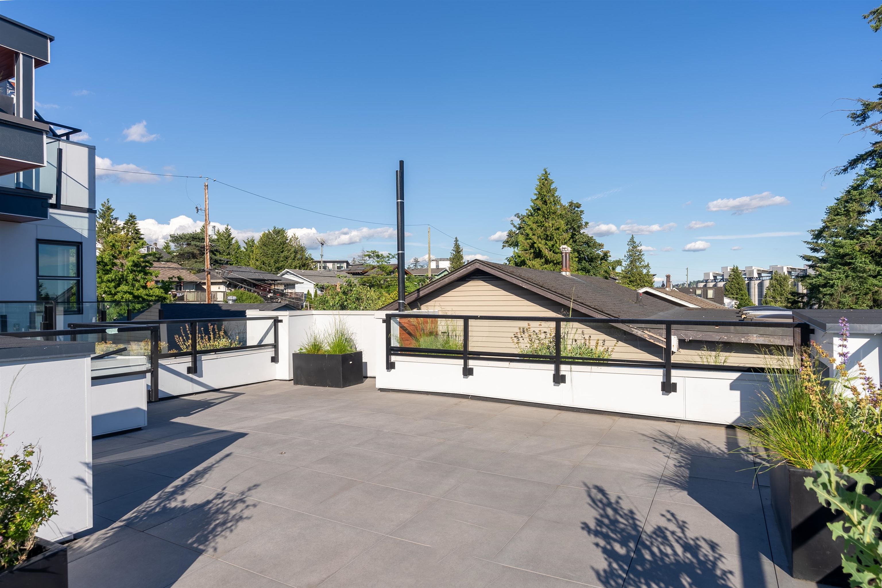 Listing image of 1 434 E 1ST STREET