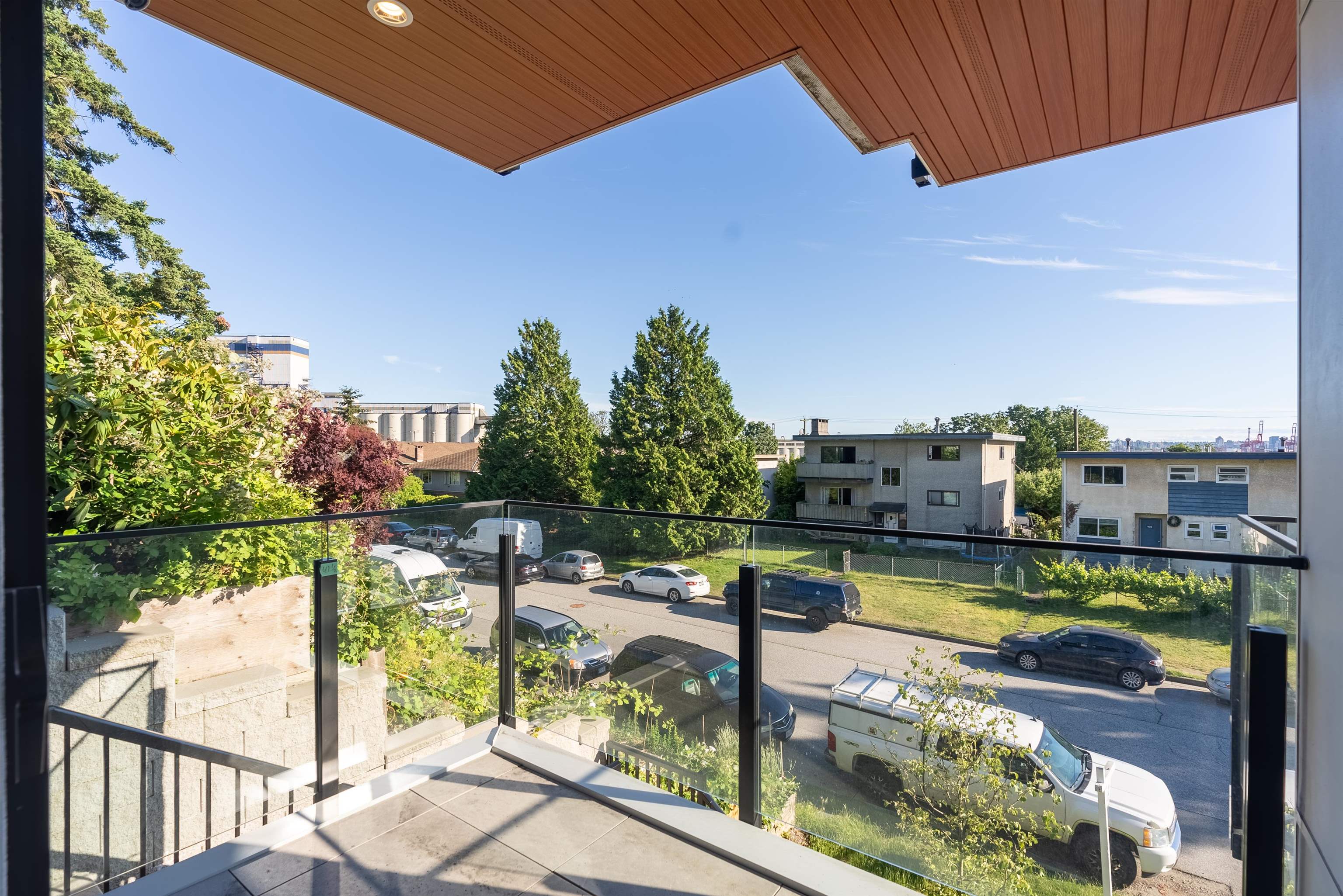 Listing image of 1 434 E 1ST STREET